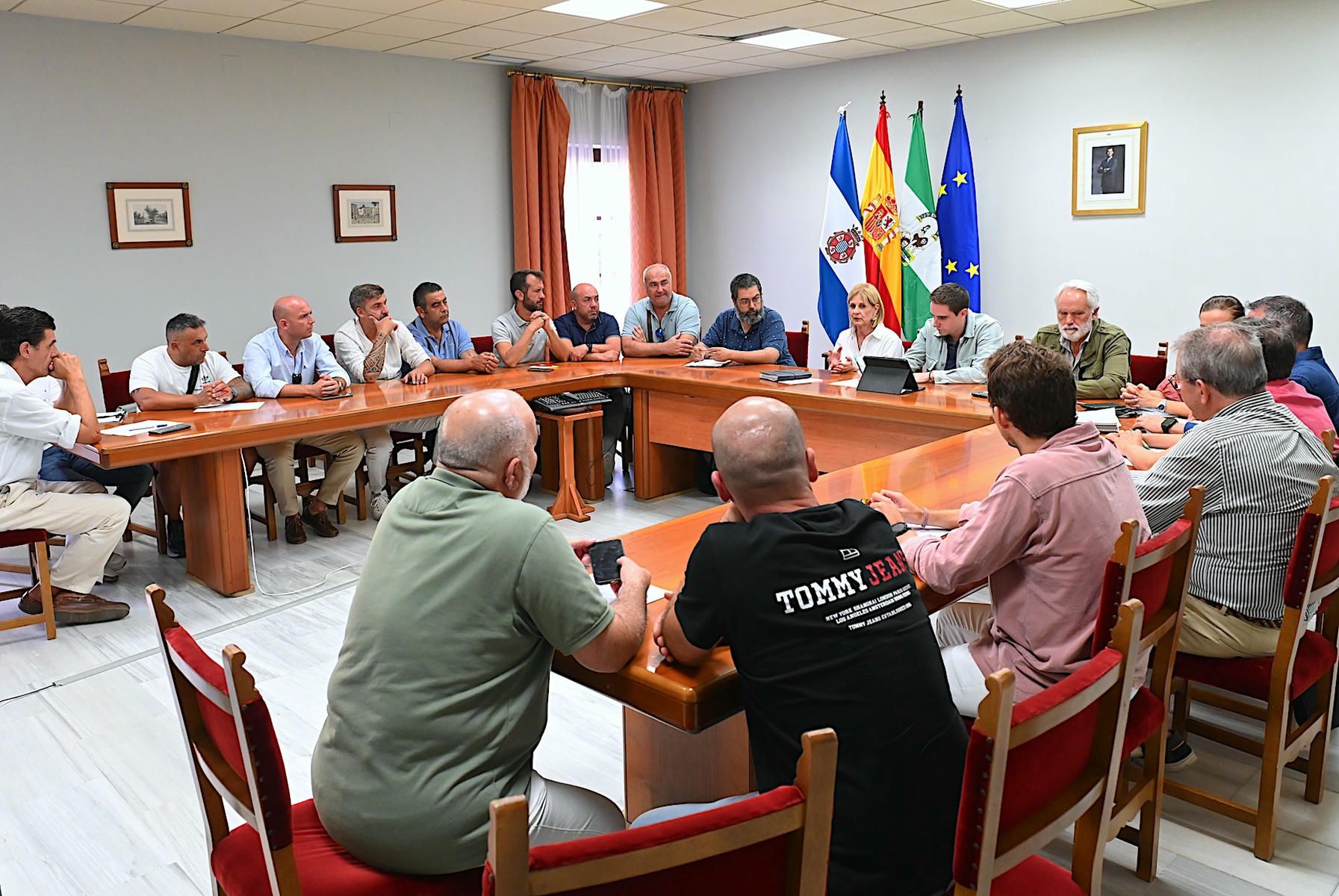 Un momento de la reunión con el comité de la limpieza, en el Ayuntamiento de Jerez.