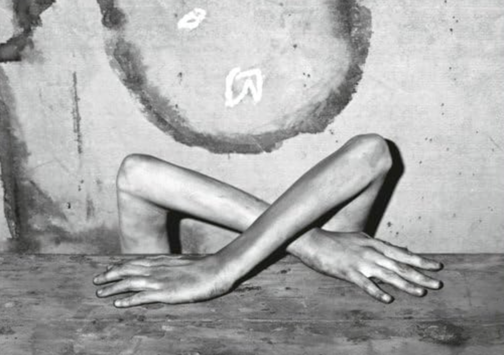 Portada de 'Cómo desaparecer completamente' de Mariana Enríquez.