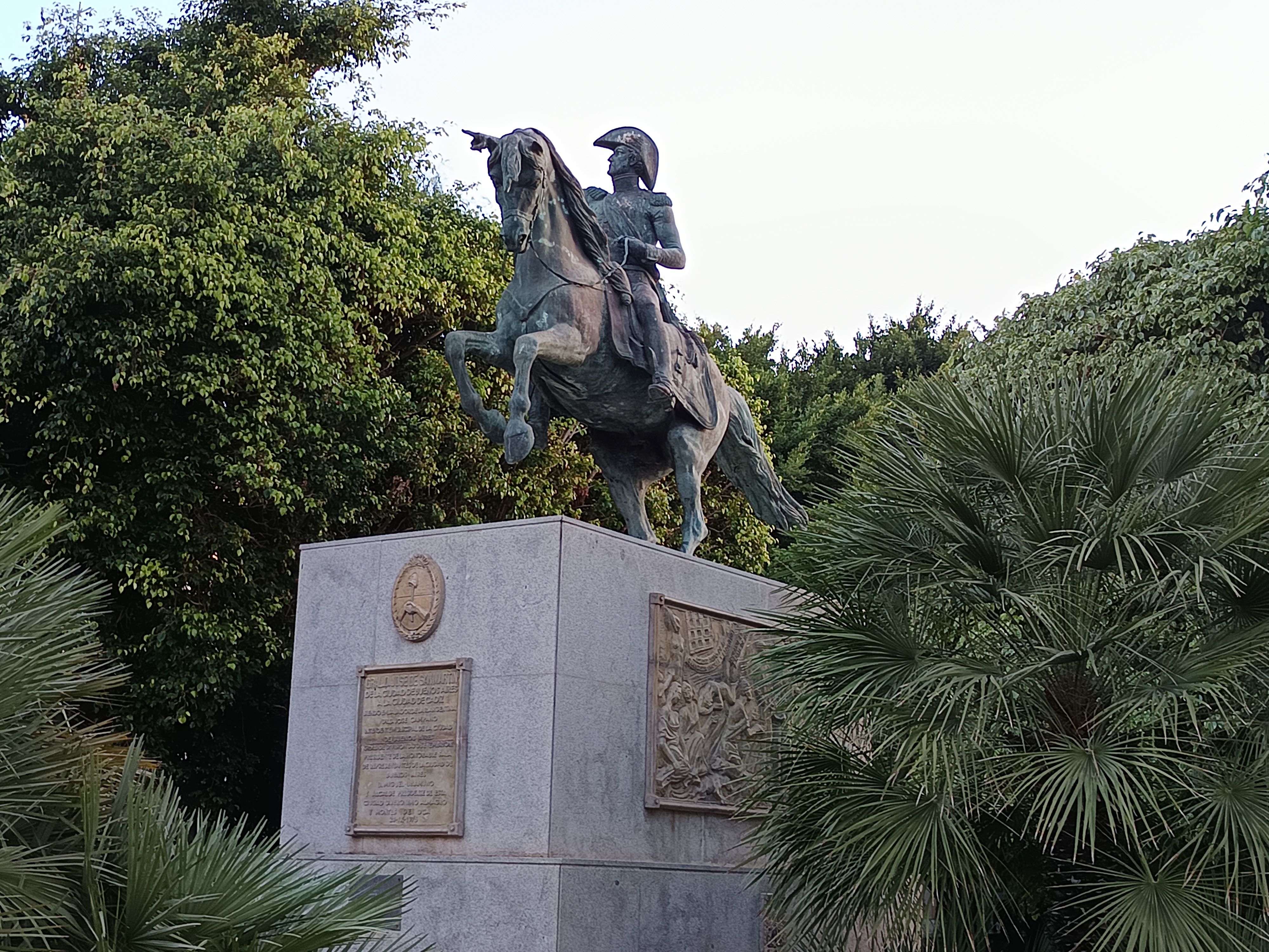 Monumento al General San Martín, Plaza de San José. 