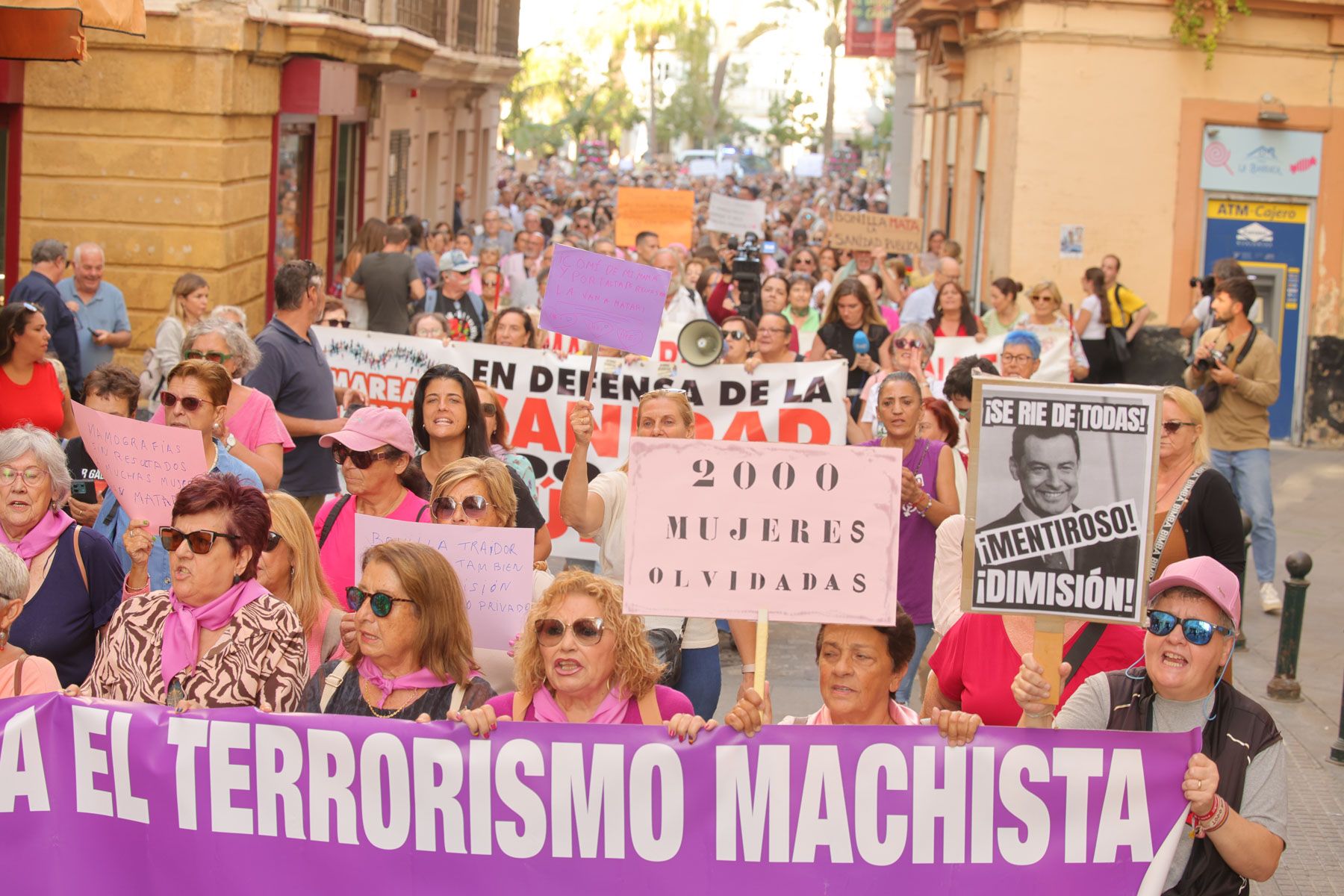 Concentración contra los errores en los cribados de cáncer de mama en Andalucía. 
