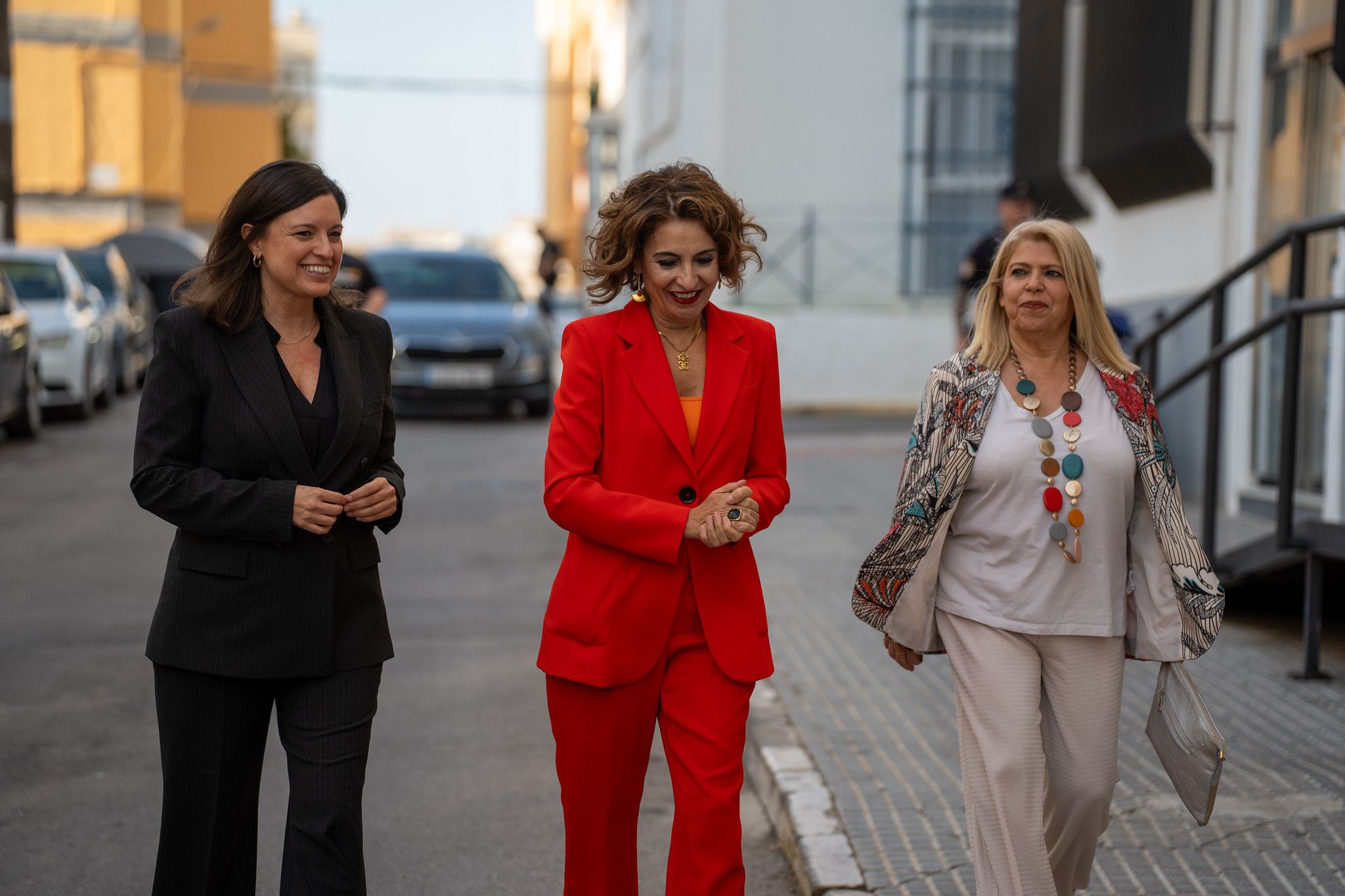 Montero junto a Patricia Cavada y Mamen Sánchez.