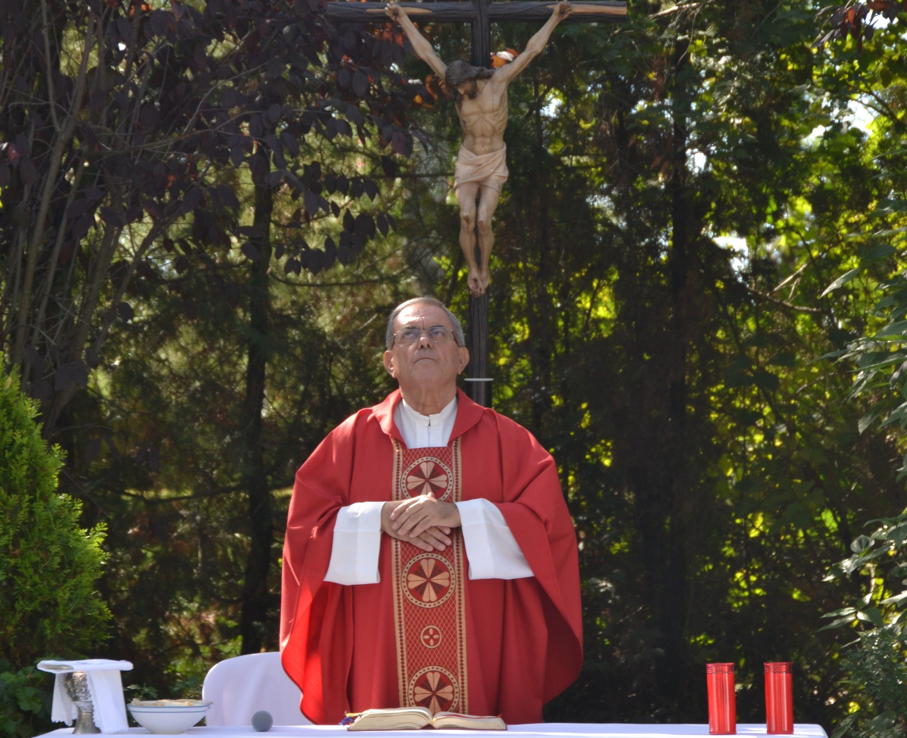 Luis Merello Govantes durante una ceremonia. Luis Merello Govantes durante una ceremonia.