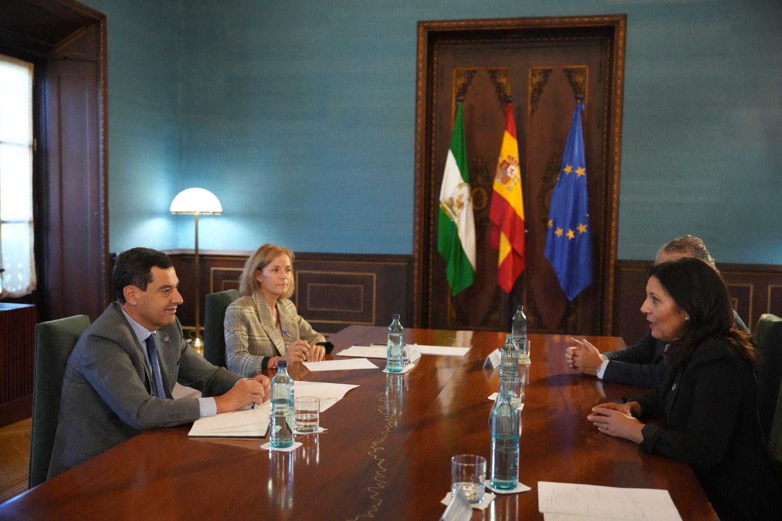 Moreno con la pasada reunión con la Asociación Española contra el Cáncer.