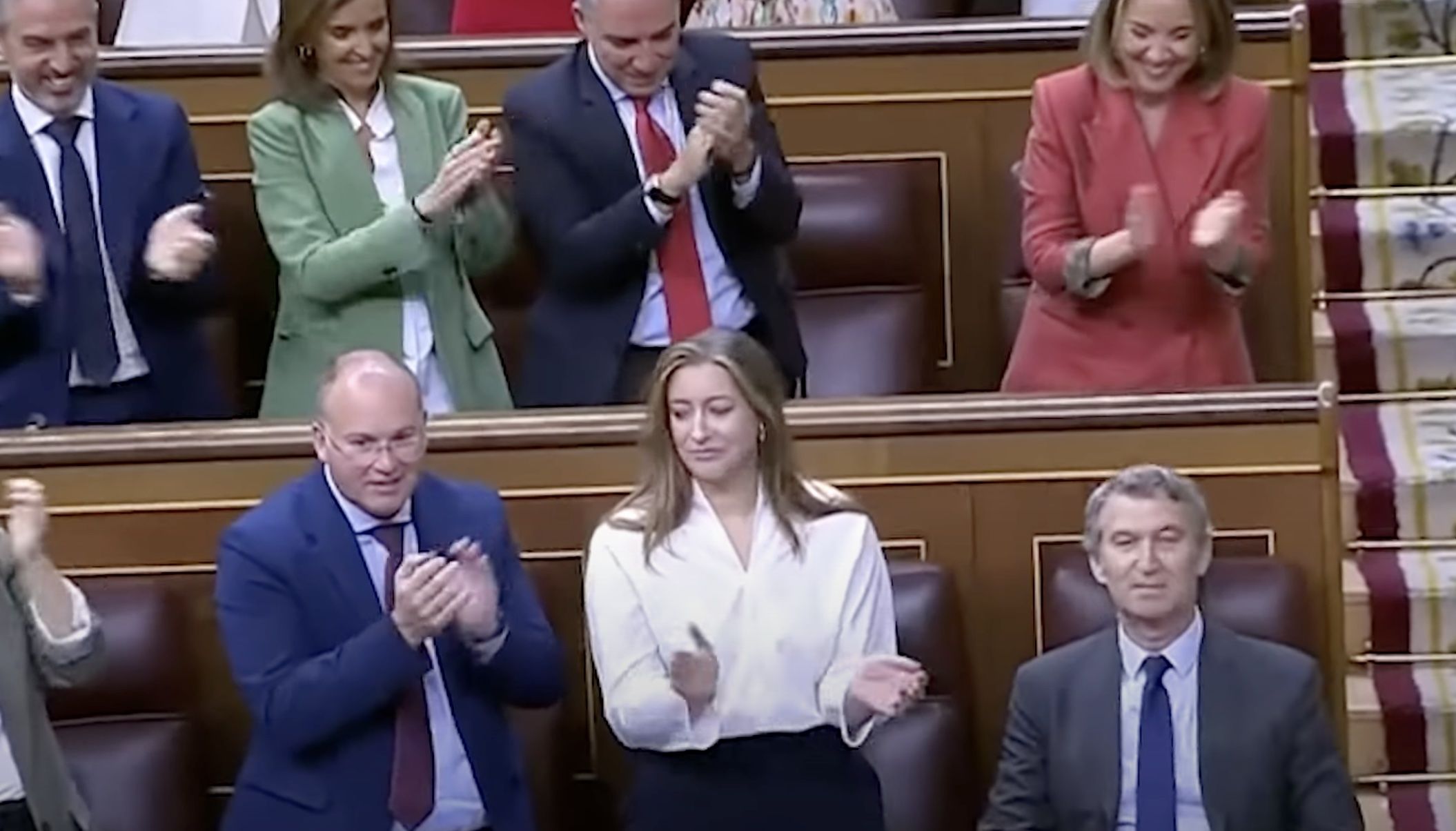 Aplauso a Feijóo en el Congreso.