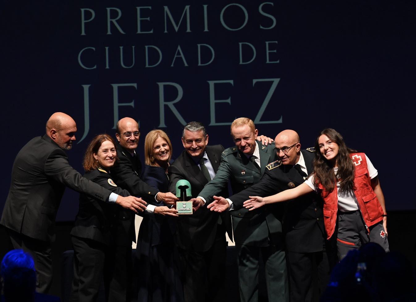 El consejero Antonio Sanz y la alcaldesa, en los Premios Ciudad de Jerez.