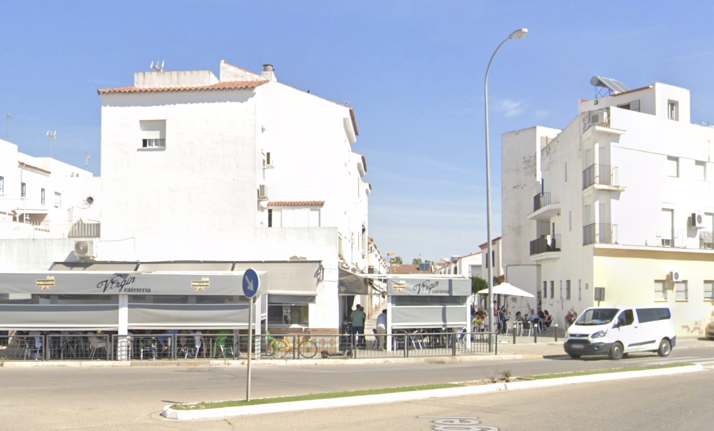 La calle Comunidad de La Rioja de Los Palacios.