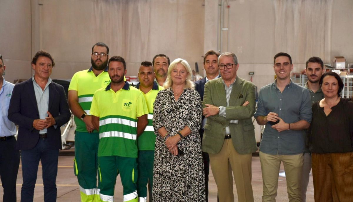 La delegada de la Junta en Cádiz, en las instalaciones de FCC Equal en Jerez.