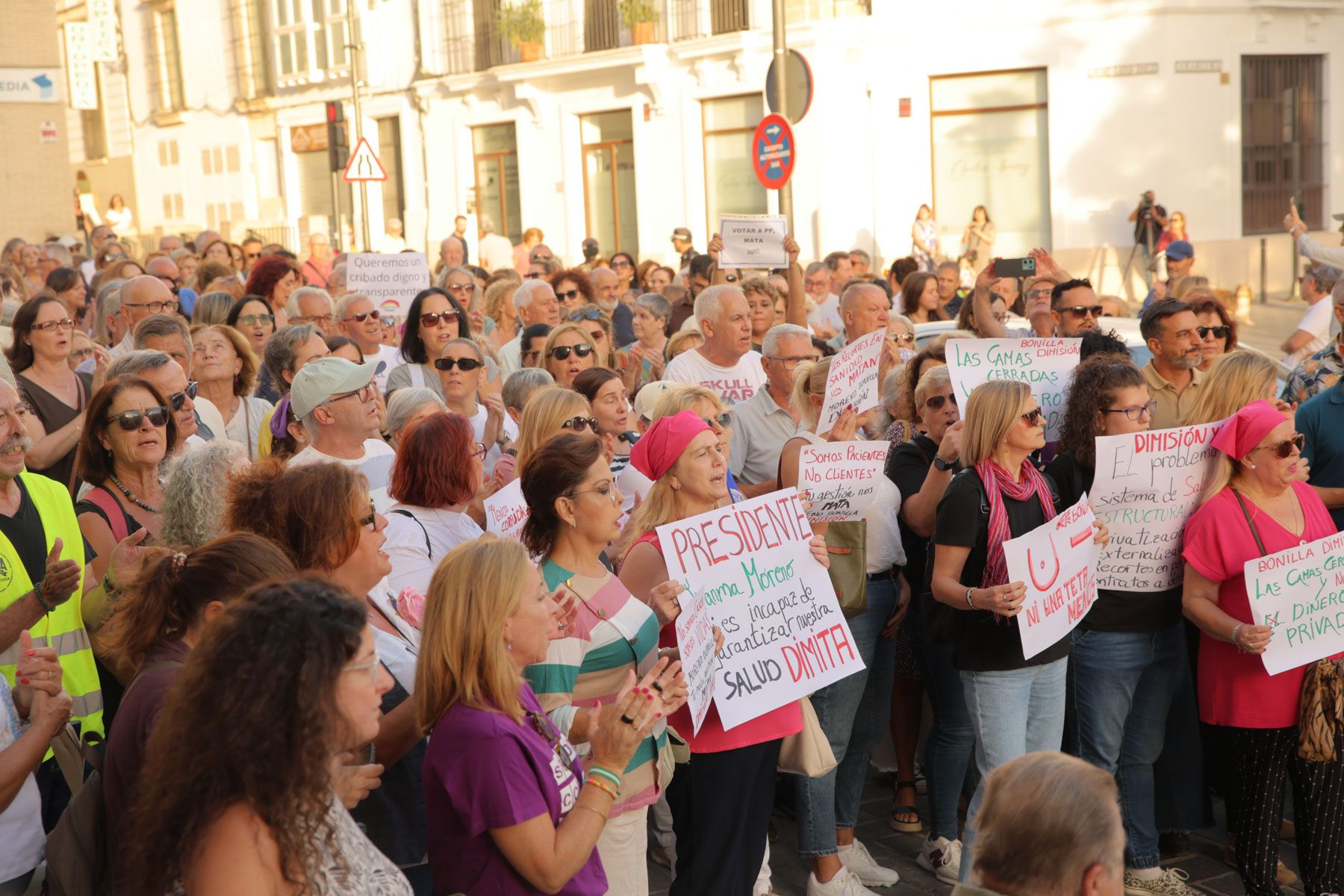 Concentración en Jerez por los fallos en los cribados de cáncer de mama.