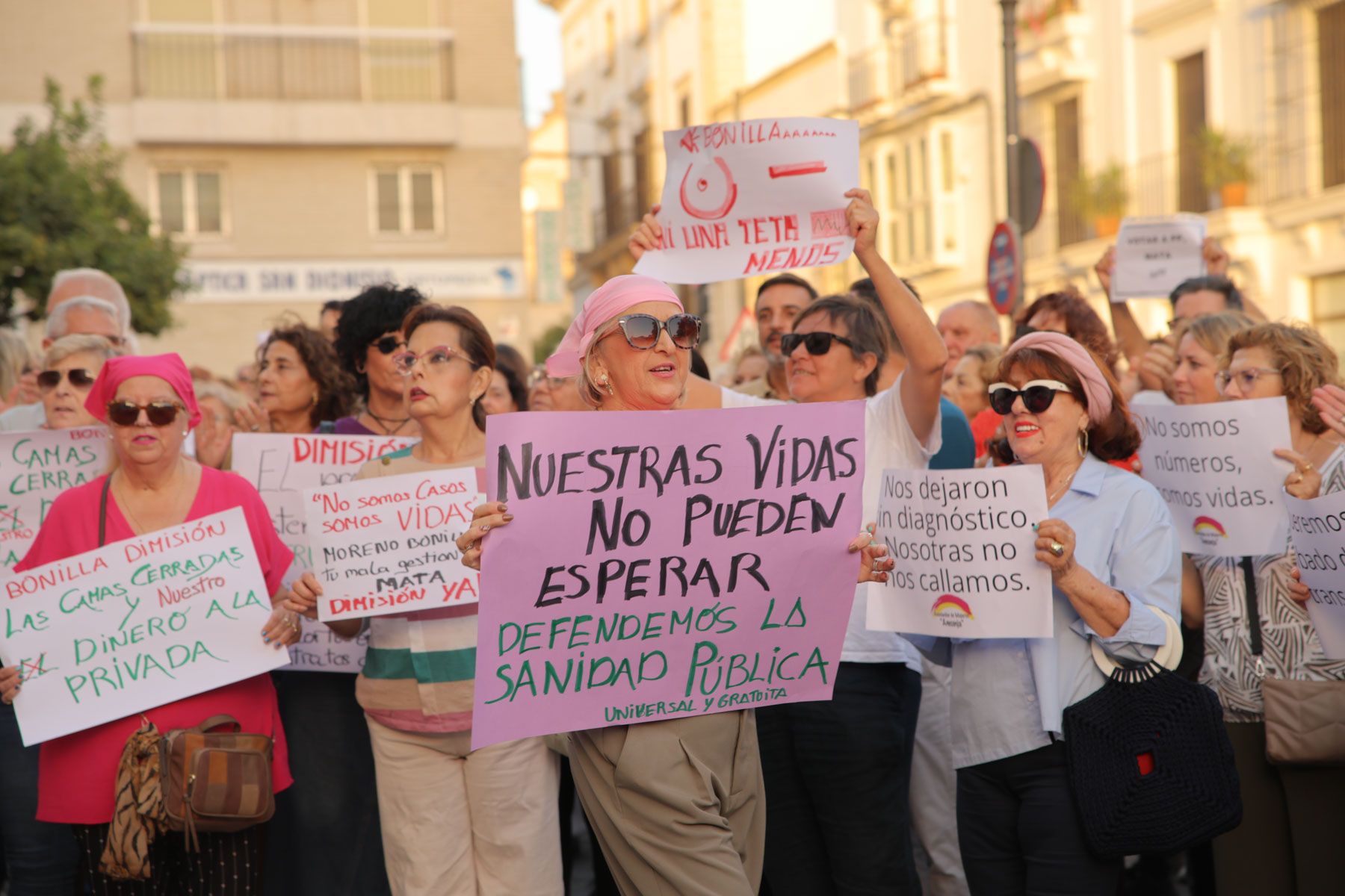 Concentración en Jerez por los cribados.