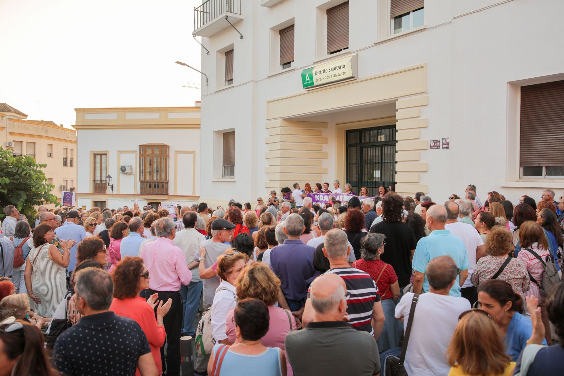 Concentración en Jerez ante los fallos en el cribado del Cáncer de mama