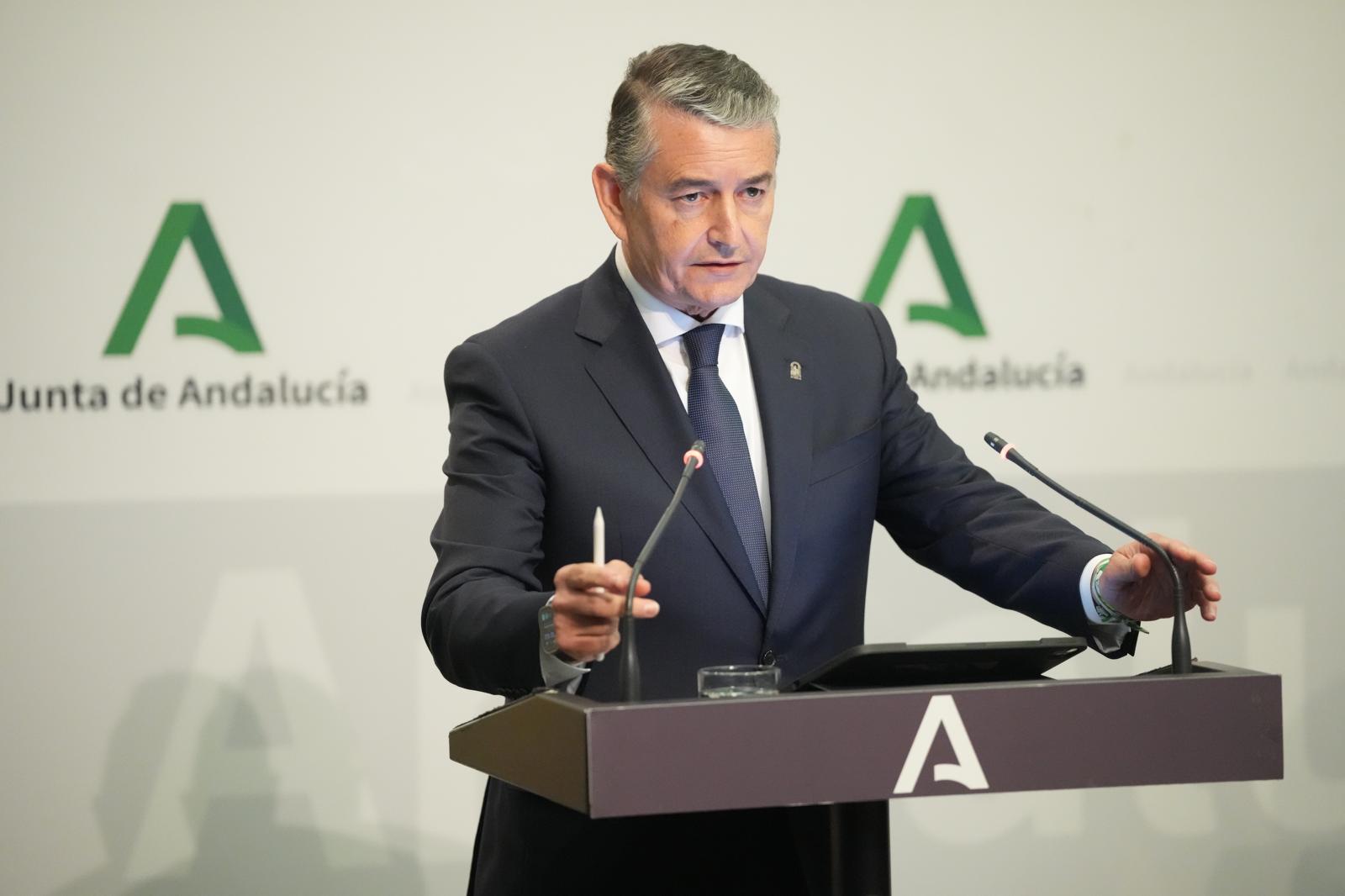 Antonio Sanz en su primera rueda de prensa como consejero de Sanidad.