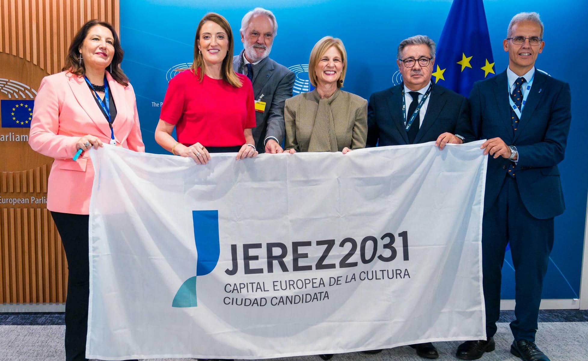 García-Pelayo presenta a la presidenta del Parlamento Europeo la candidatura jerezana.