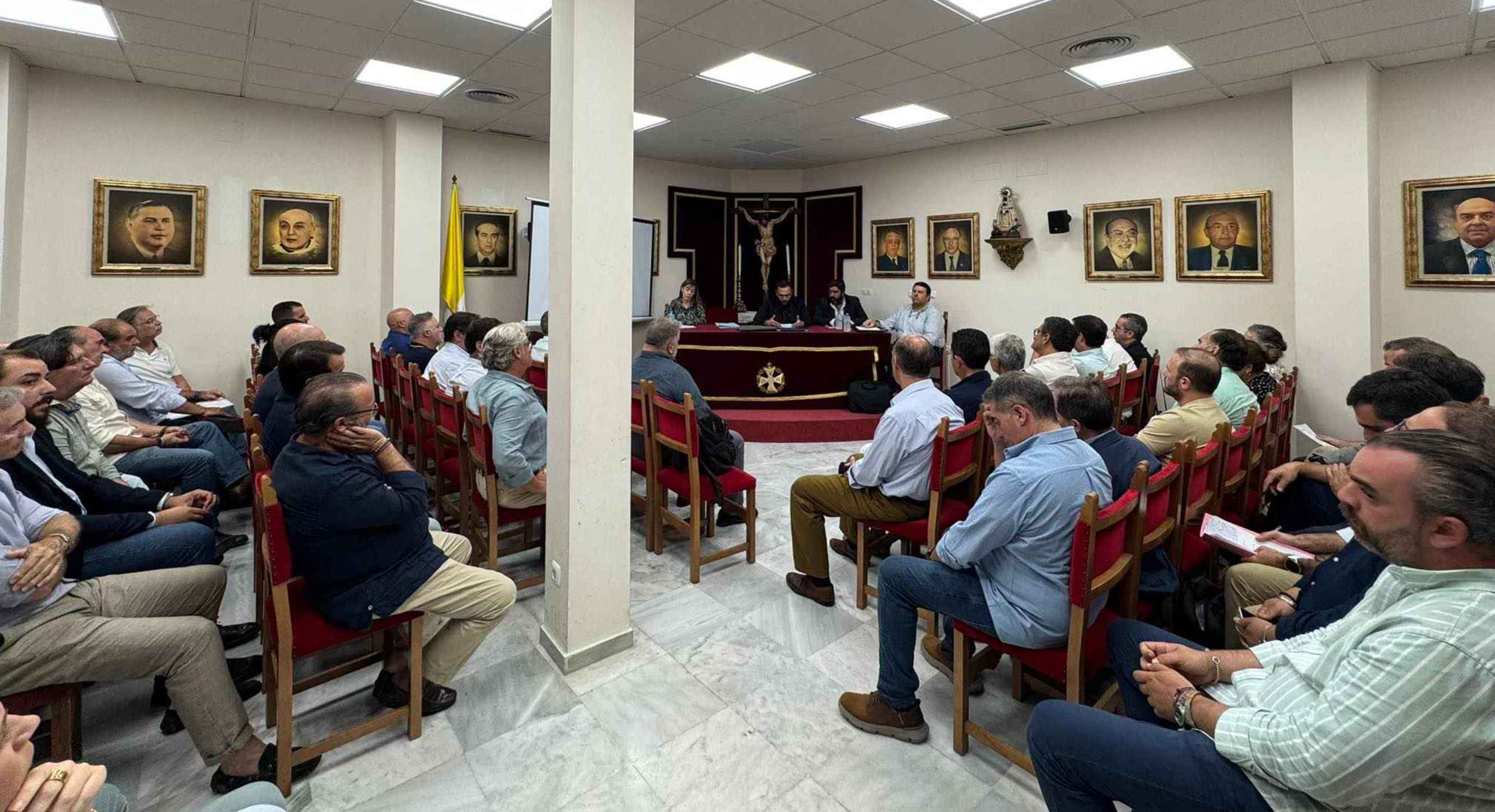 Imagen del pleno extraordinario de la Unión de Hermandades.