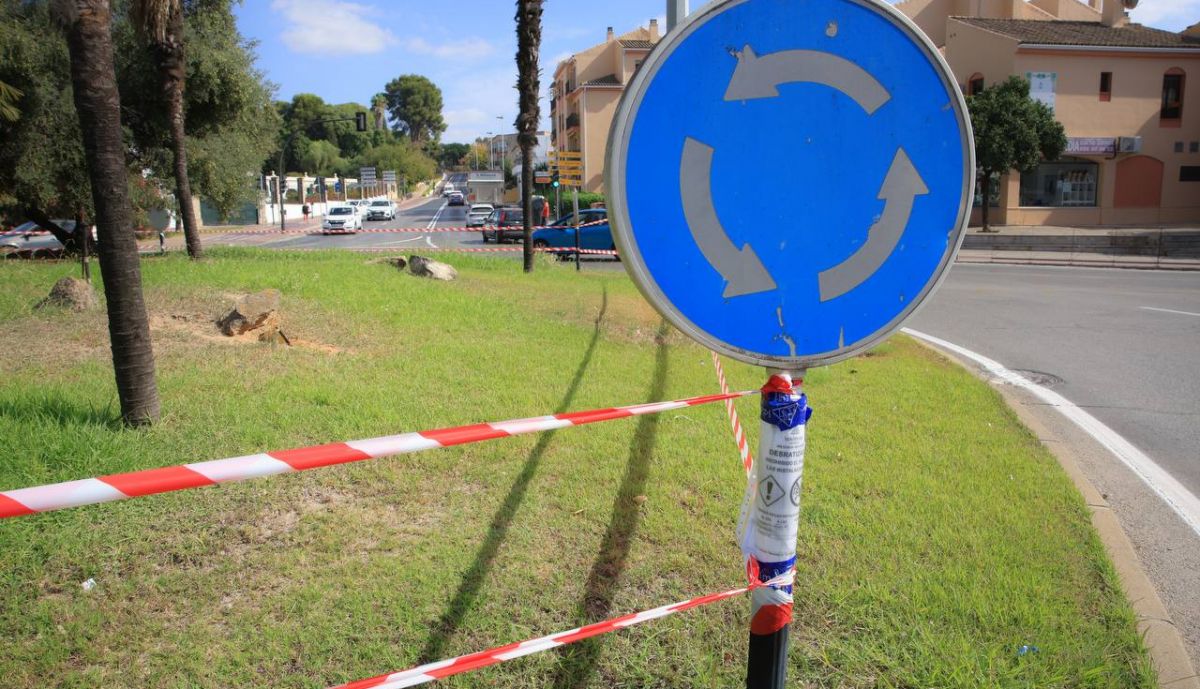 Estado de la glorieta desde hace unos días.