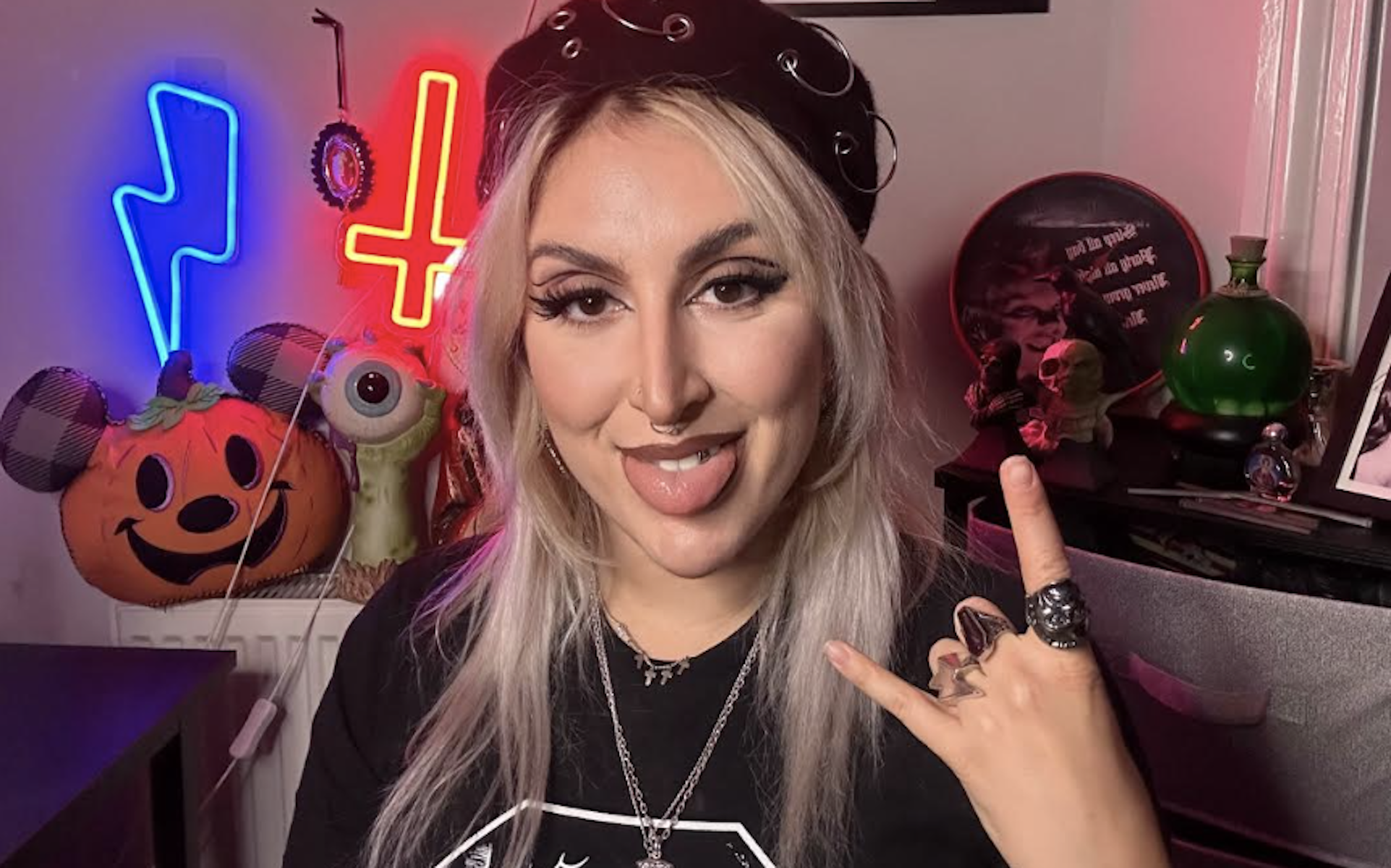 Jacky, creadora granadina de 'Crimen y Rímel'.