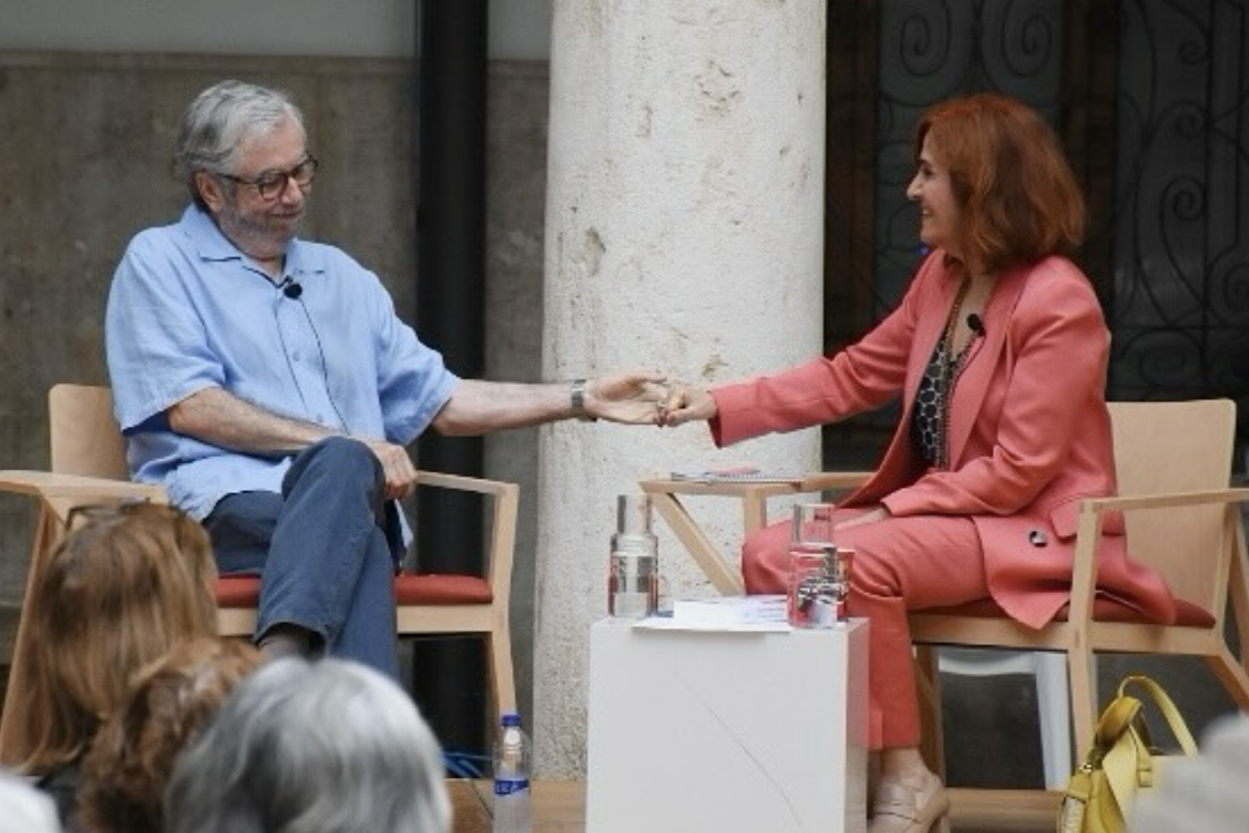 Elvira Lindo junto a su marido, Antonio Muñoz.