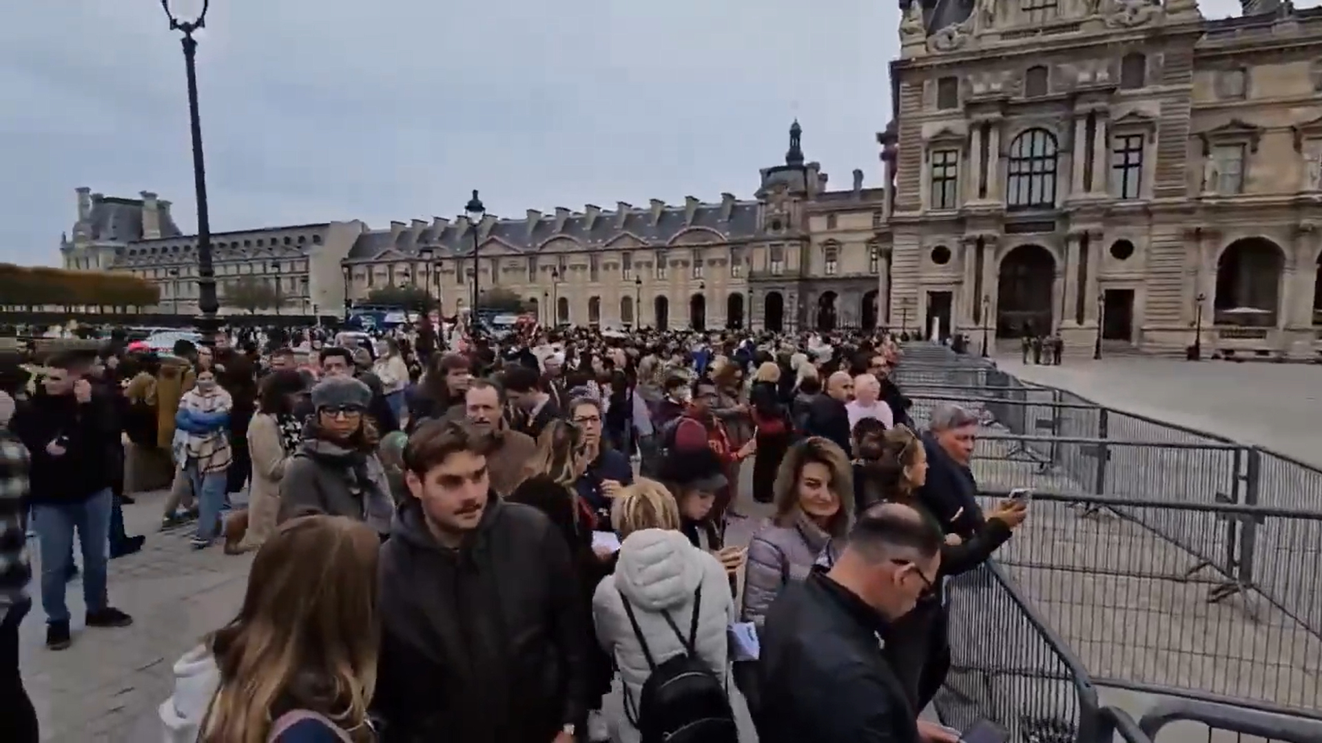 Museo del Louvre este sábado. Museo del Louvre este sábado.