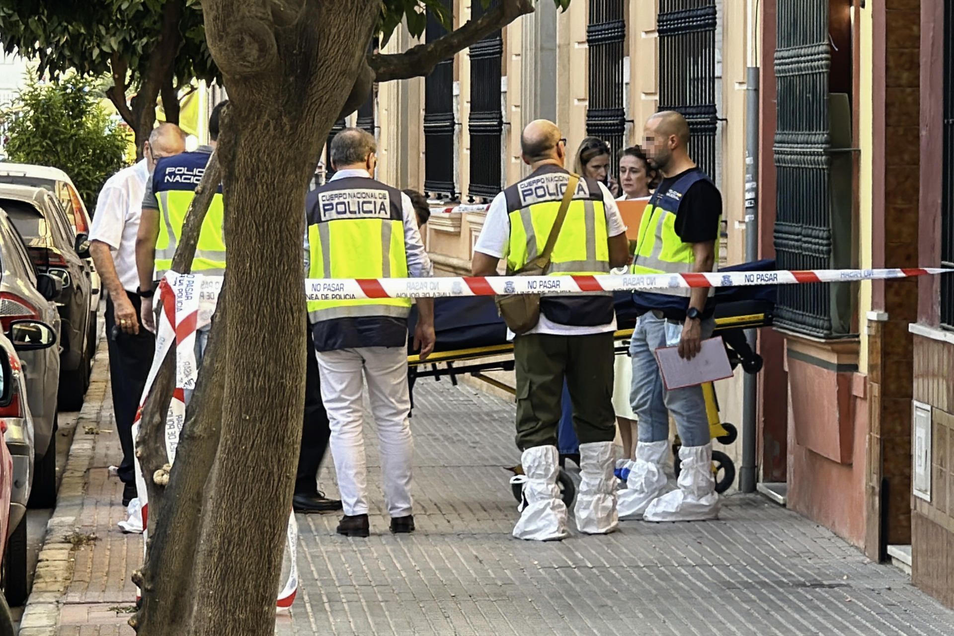 Imagen del momento del traslado del cuerpo.