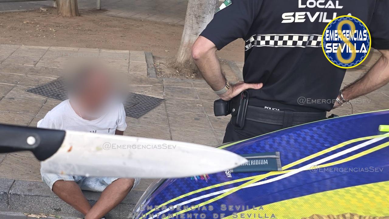 El cuchillo que portaba el presunto autor de la agresión. El cuchillo que portaba el presunto autor de la agresión.