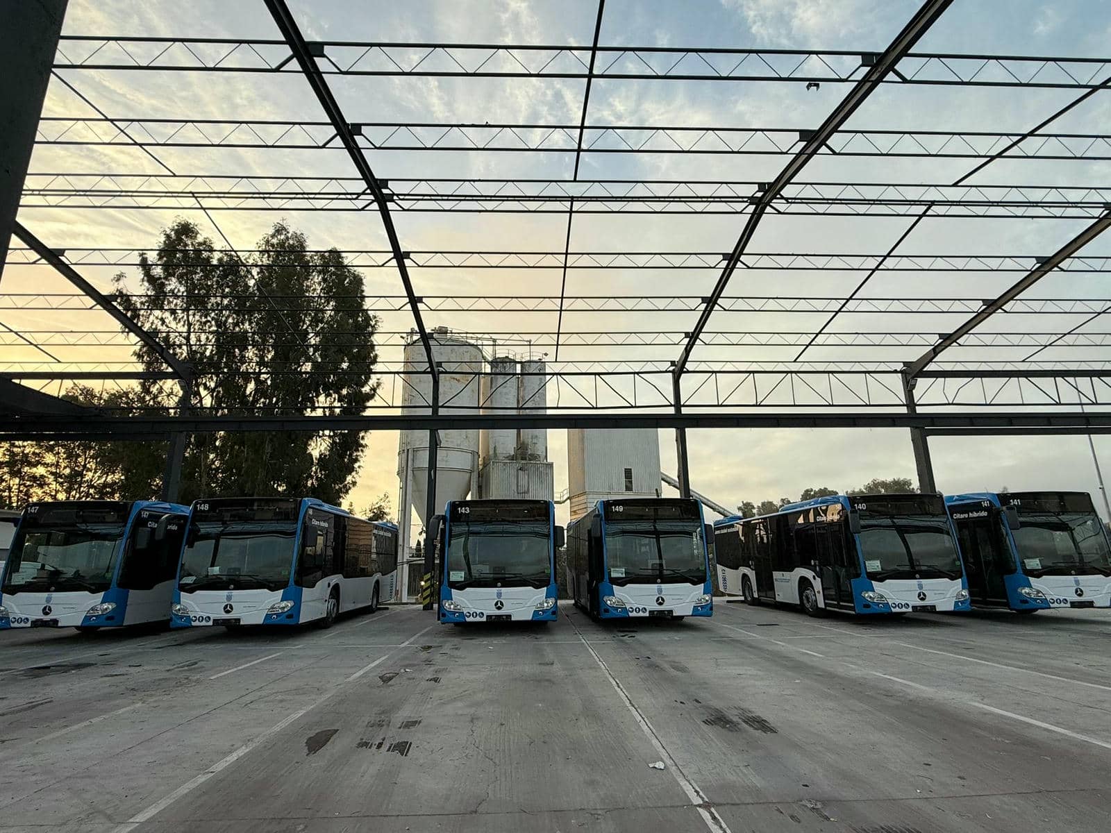 Autobuses de Jerez llegados este lunes.