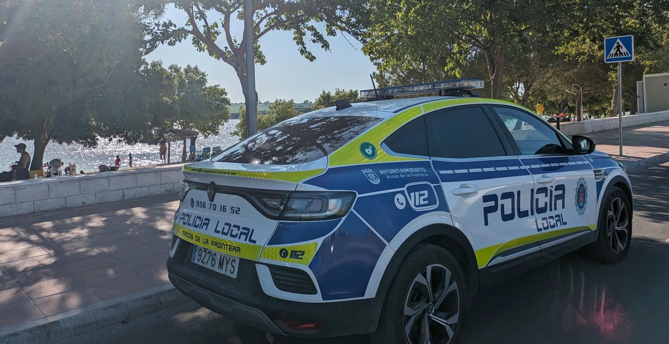 Un coche policial de Arcos de la Frontera. Un coche policial de Arcos de la Frontera.