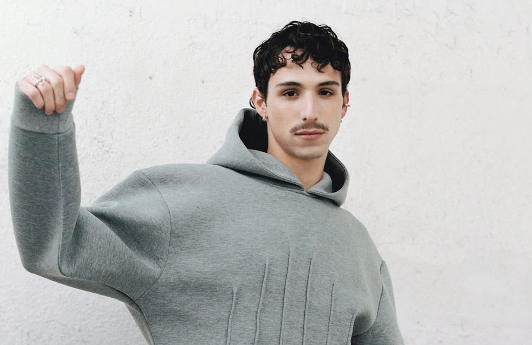 Álvaro Mayo, el cantante sevillano que participa en el Benidorm Fest 2026. Álvaro Mayo, el cantante sevillano que participa en el Benidorm Fest 2026.