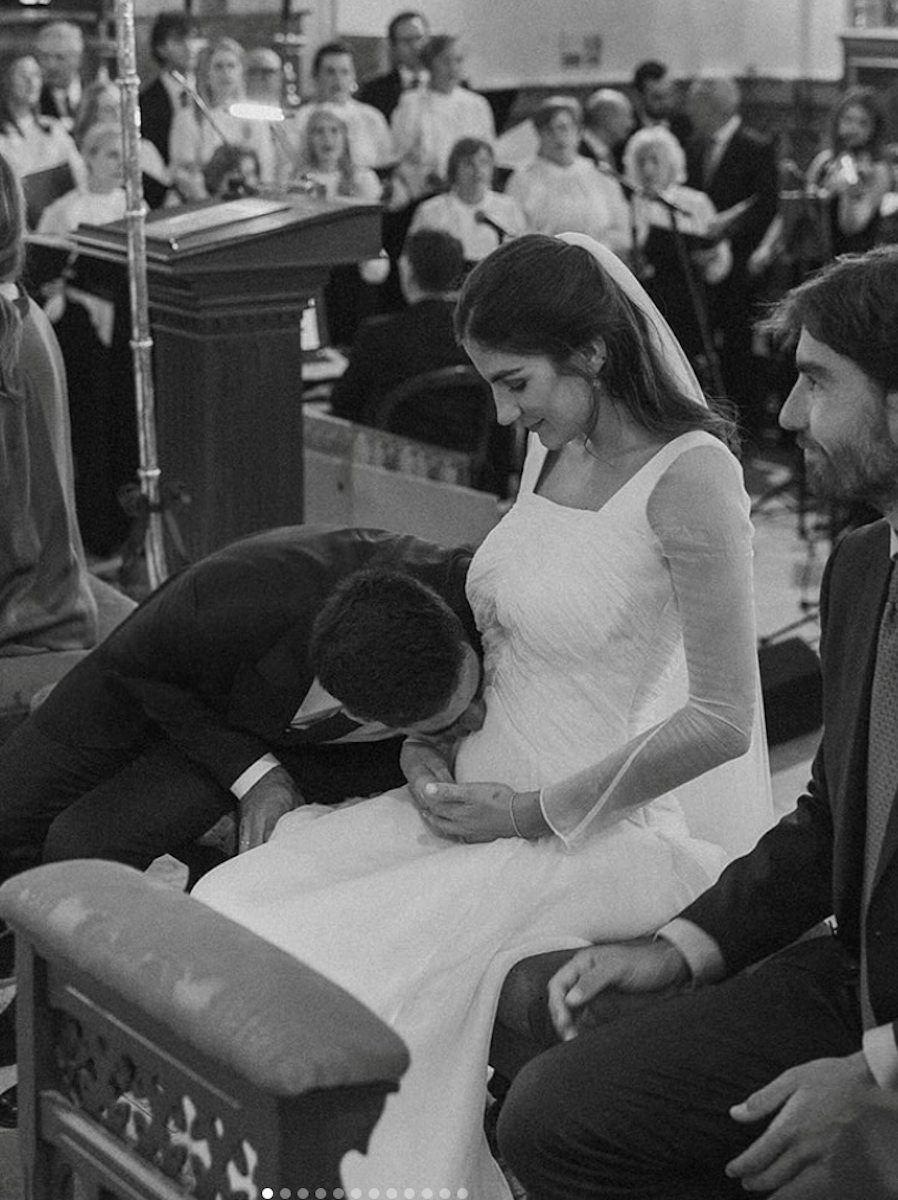 El emotivo momento durante la boda de Alberto Herrera y Blanca Llandres.