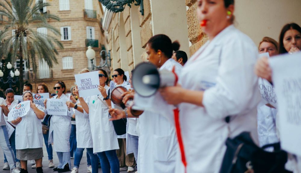 AYUDA A DOMICILIO CADIZ 15