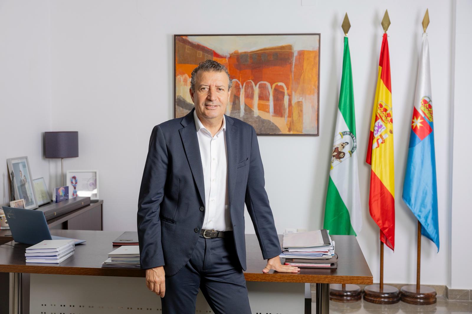 Javier Fernández, alcalde de La Rinconada.
