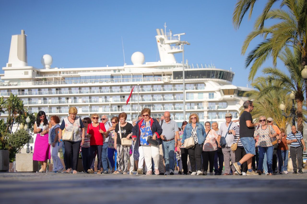 Más de 13.800 cruceristas desembarcarán hasta el 20 de abril, dentro de las 41 escalas previstas este mes