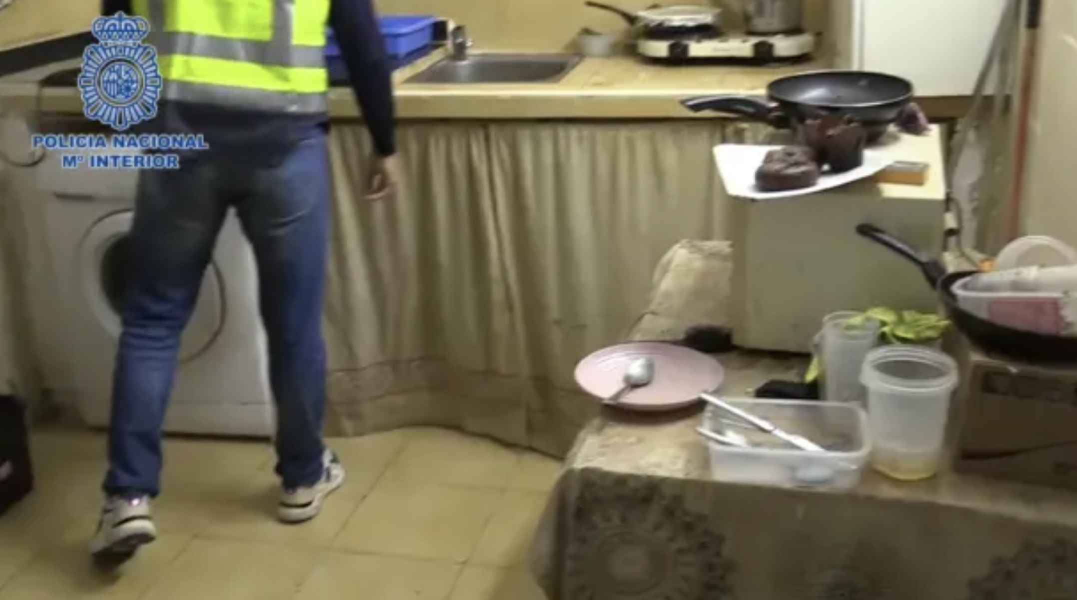 Imagen de archivo de una intervención de la Policía Nacional en un domicilio con condiciones insalubres.