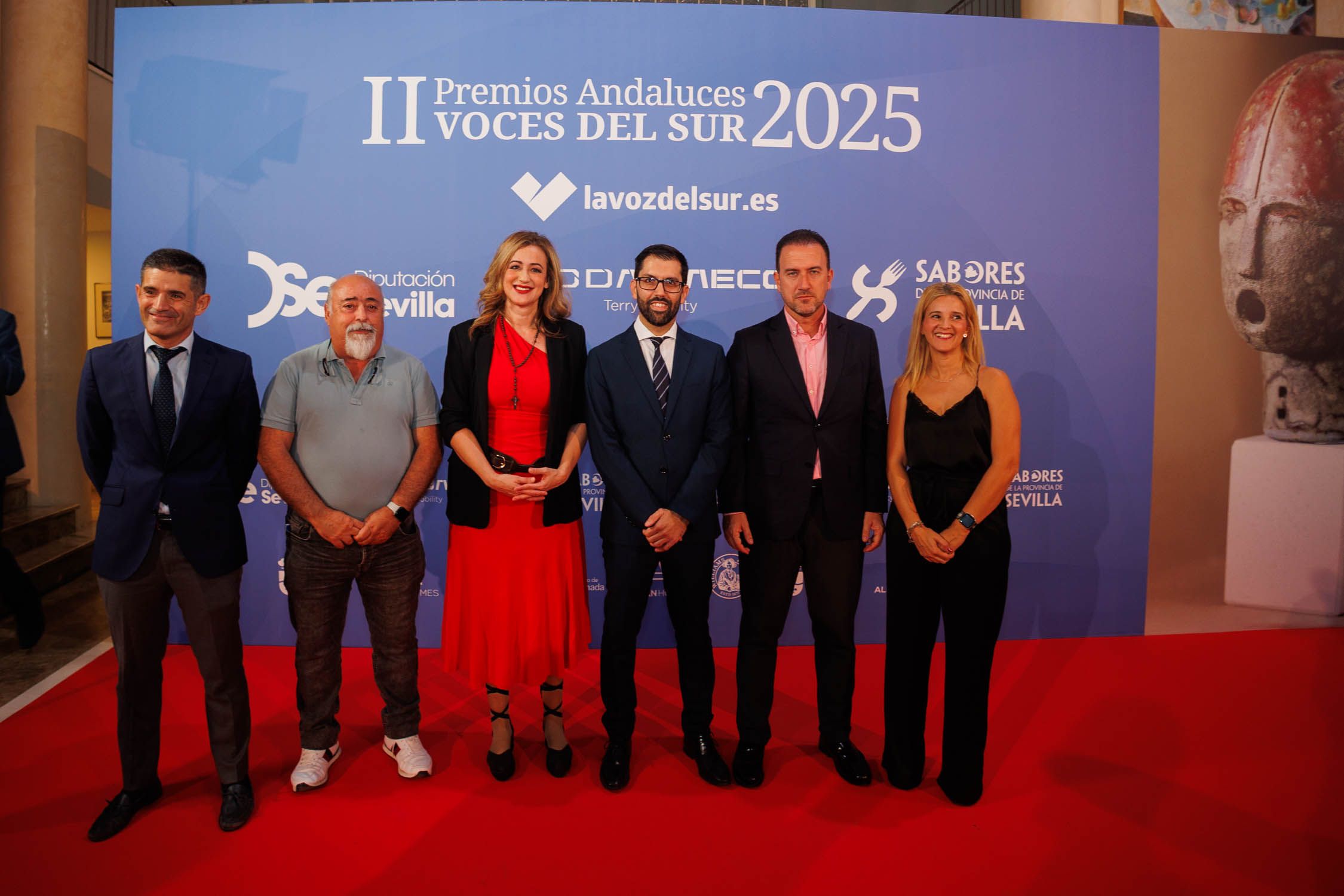 El director de lavozdelsur.es, Francisco Romero, con la teniente de Raquel Vega y los delegados Manuel Coronel, Rafael Reyes, Fran Rodríguez y Trinidad Romera.