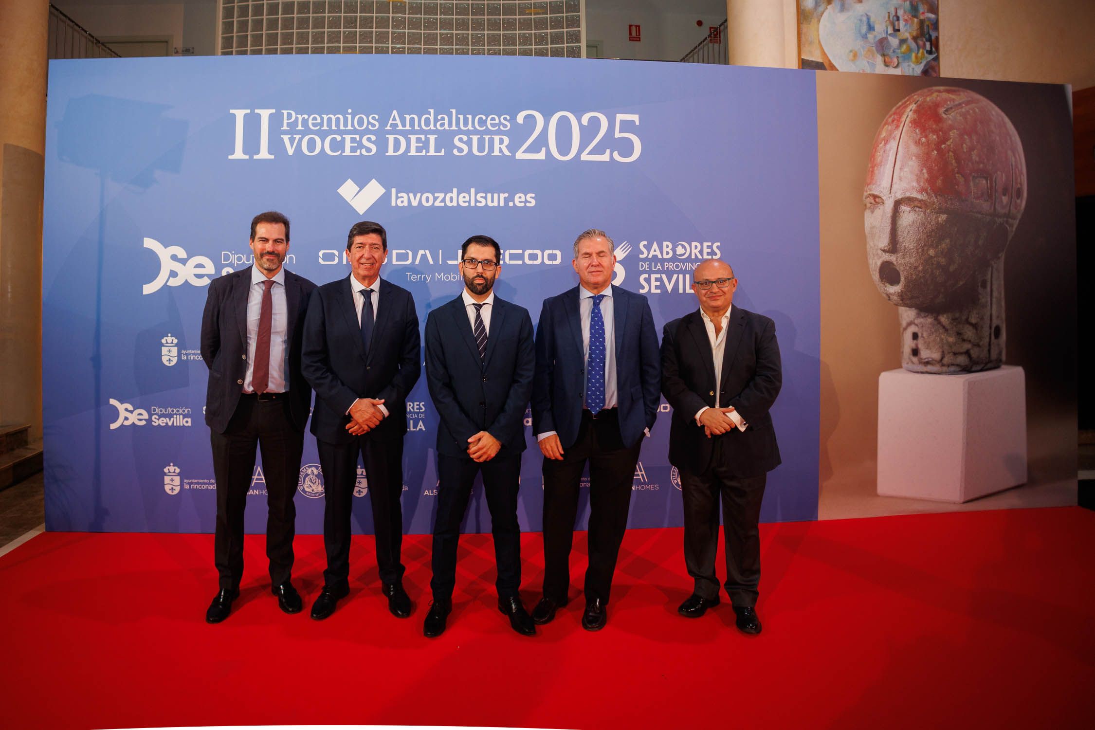 Santiago Ponga, de Alsan Homes, Juan Marín, presidente del Consejo Económico y Social de Andalucía, Francisco Romero, director del periódico, Alberto Villagrán y Marco Antonio Velo, de Alsan Homes.