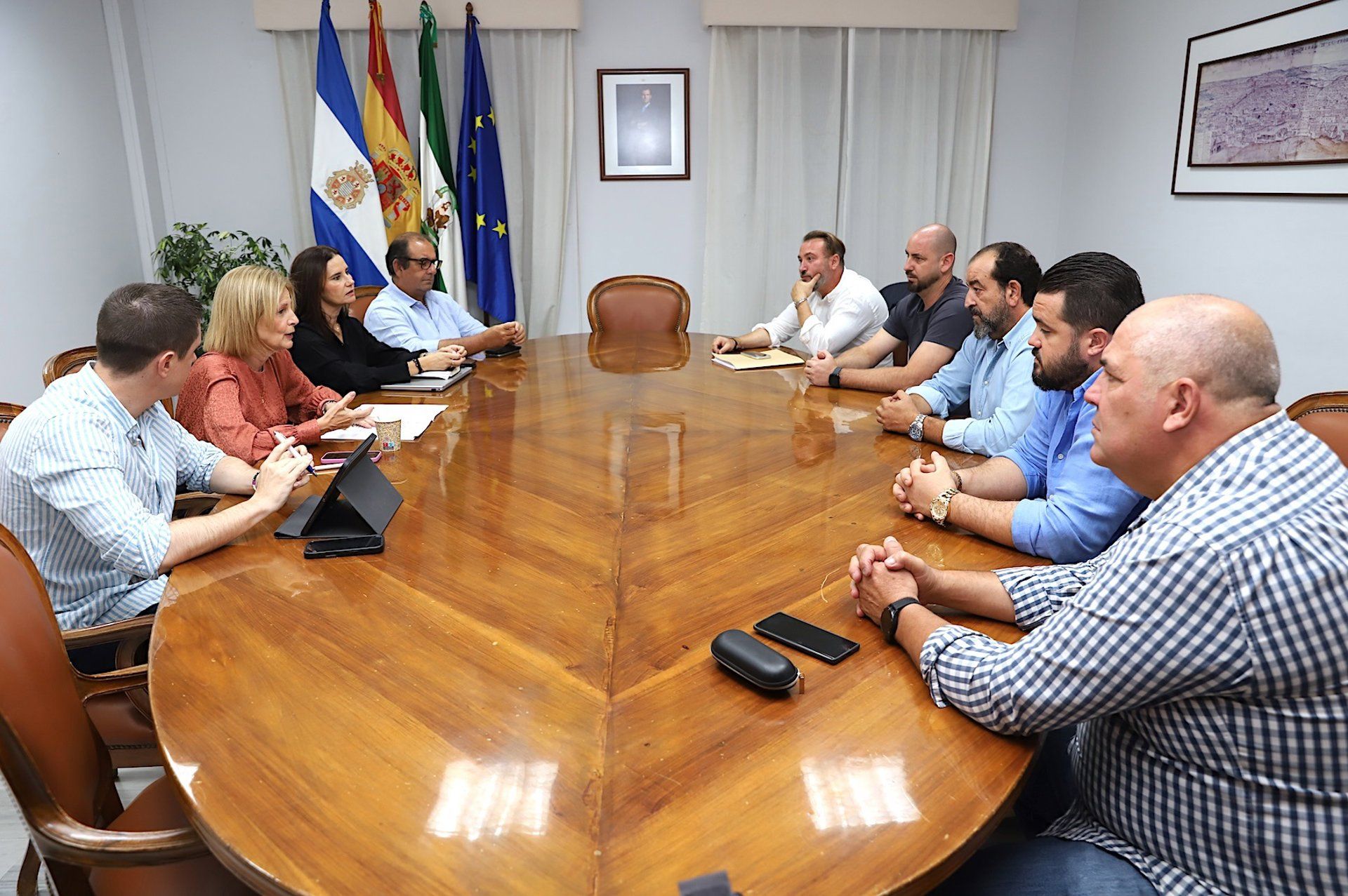Reunión del gobierno municipal con la actual empresa.