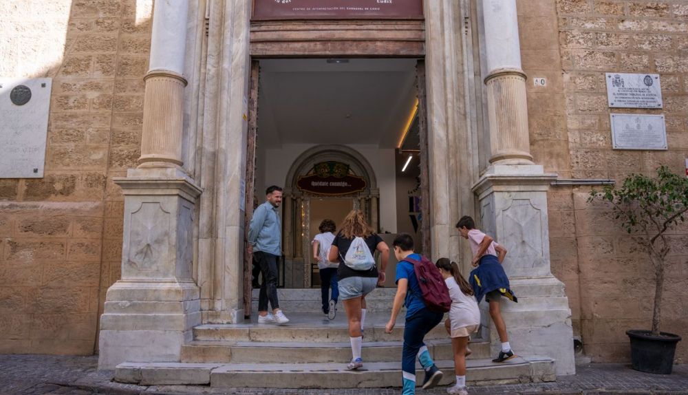 Escuela de carnaval   Cádiz
