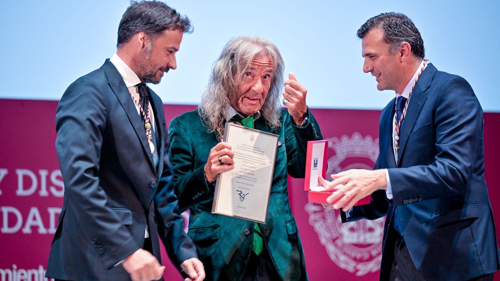 Antonio Reguera, tras ser nombrado Hijo Predilecto de Cádiz.