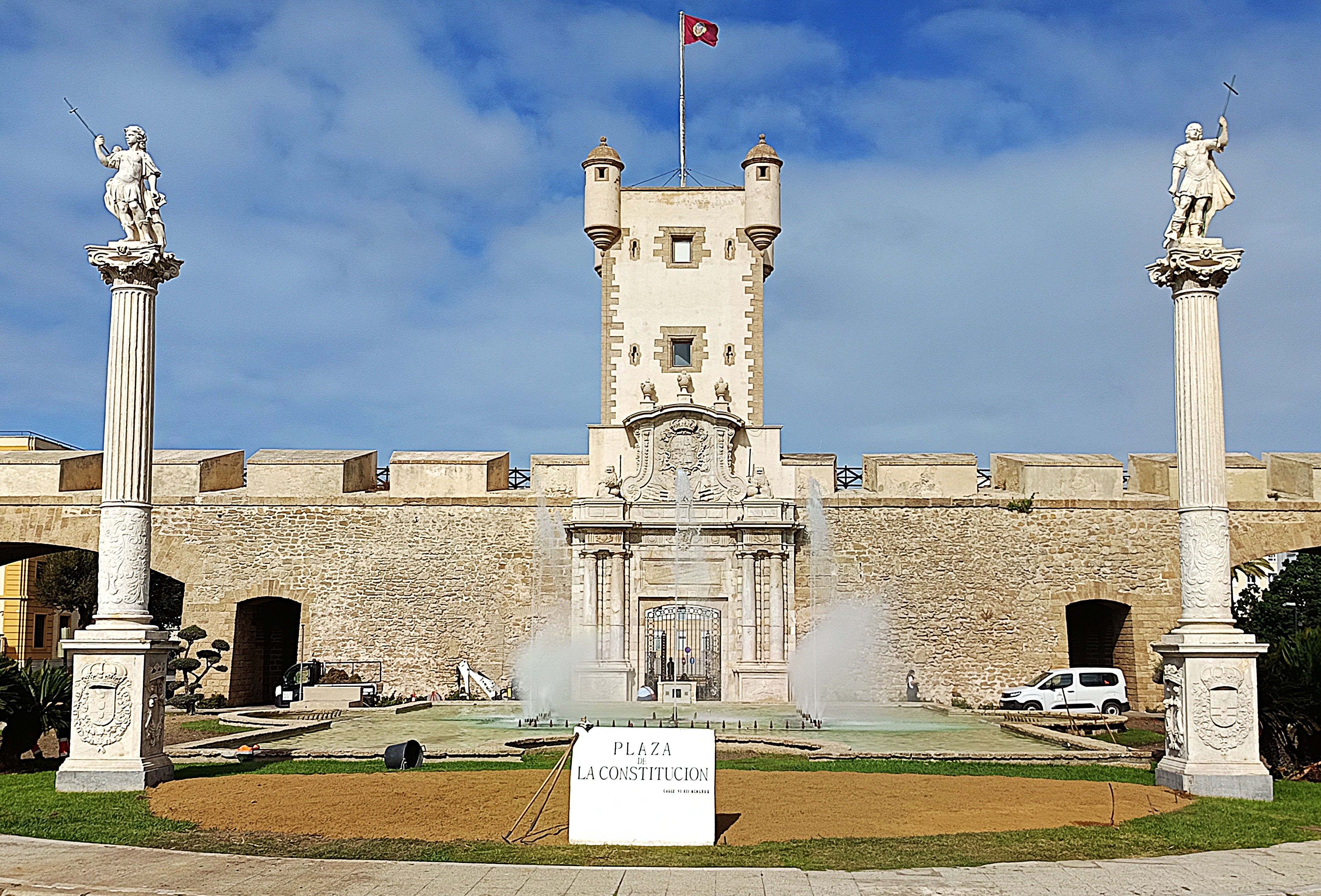 Triunfos de los Patronos de Cádiz, plaza de la Constitución.