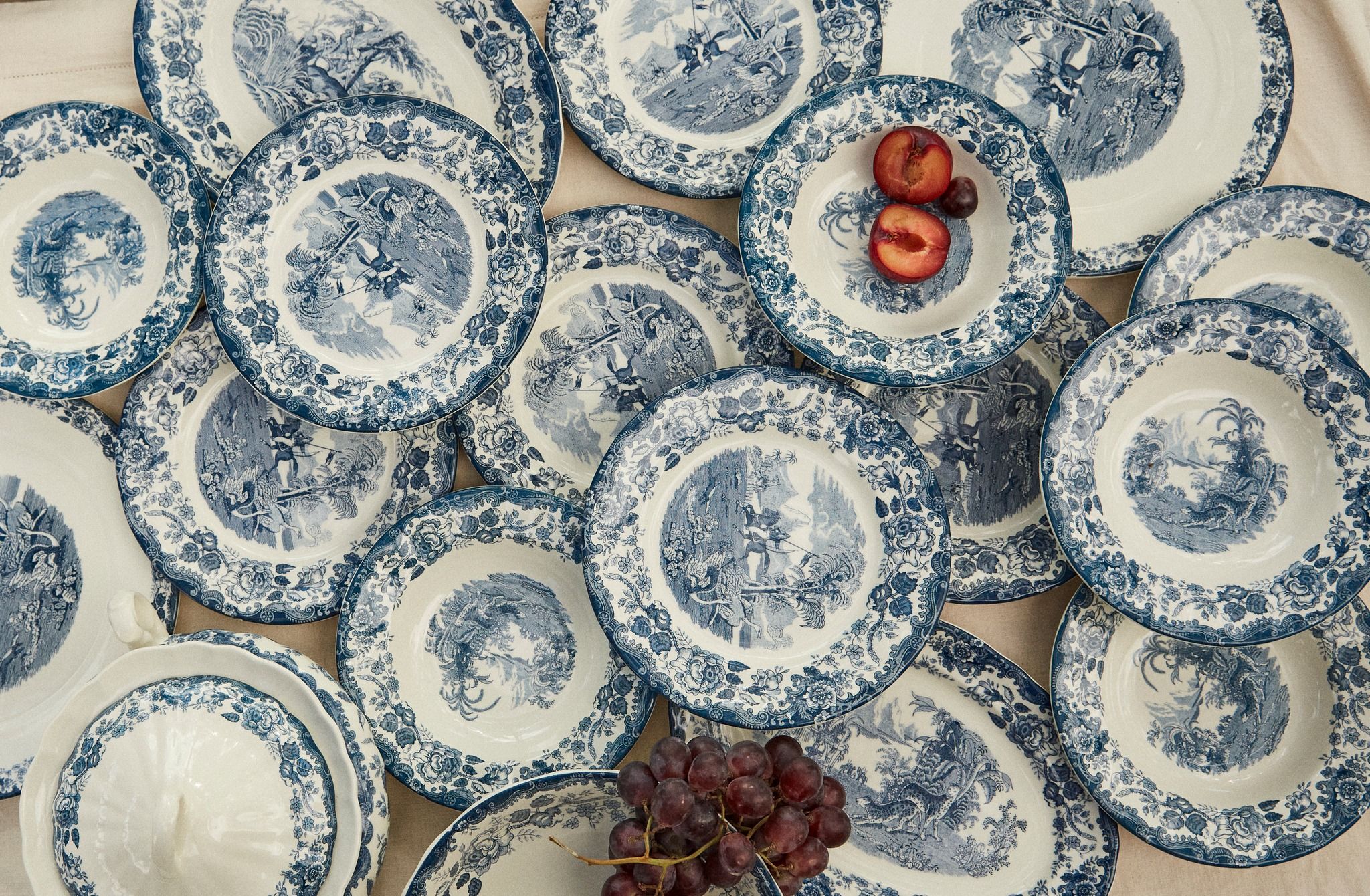 Platos de La Cartuja Pickman de Sevilla.