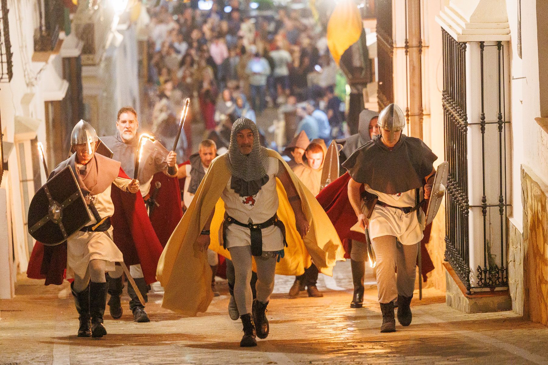 Más de 250 personas participan en la recreación de la Toma de la Villa de Zahara de la Sierra.