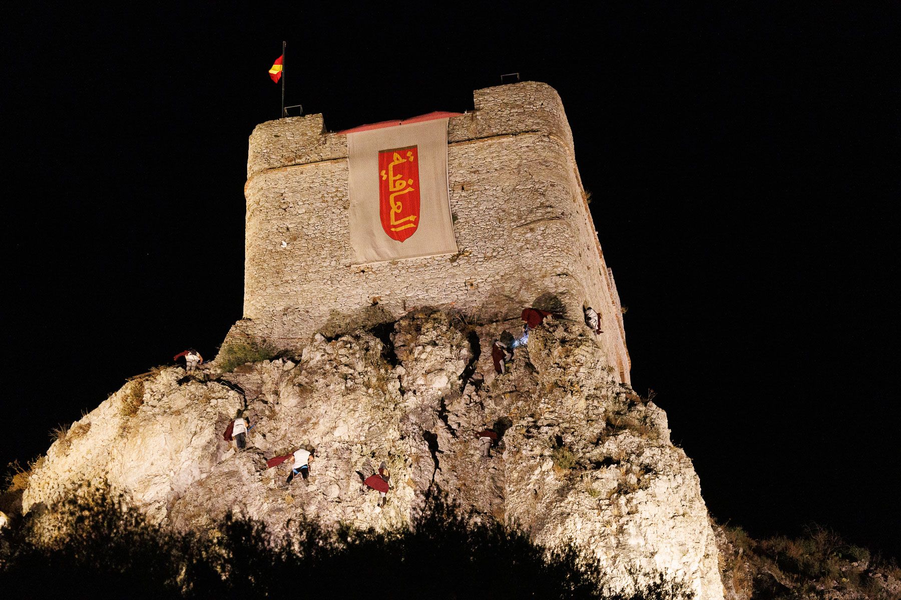 Más de 250 personas participan en la recreación de la Toma de la Villa de Zahara de la Sierra.