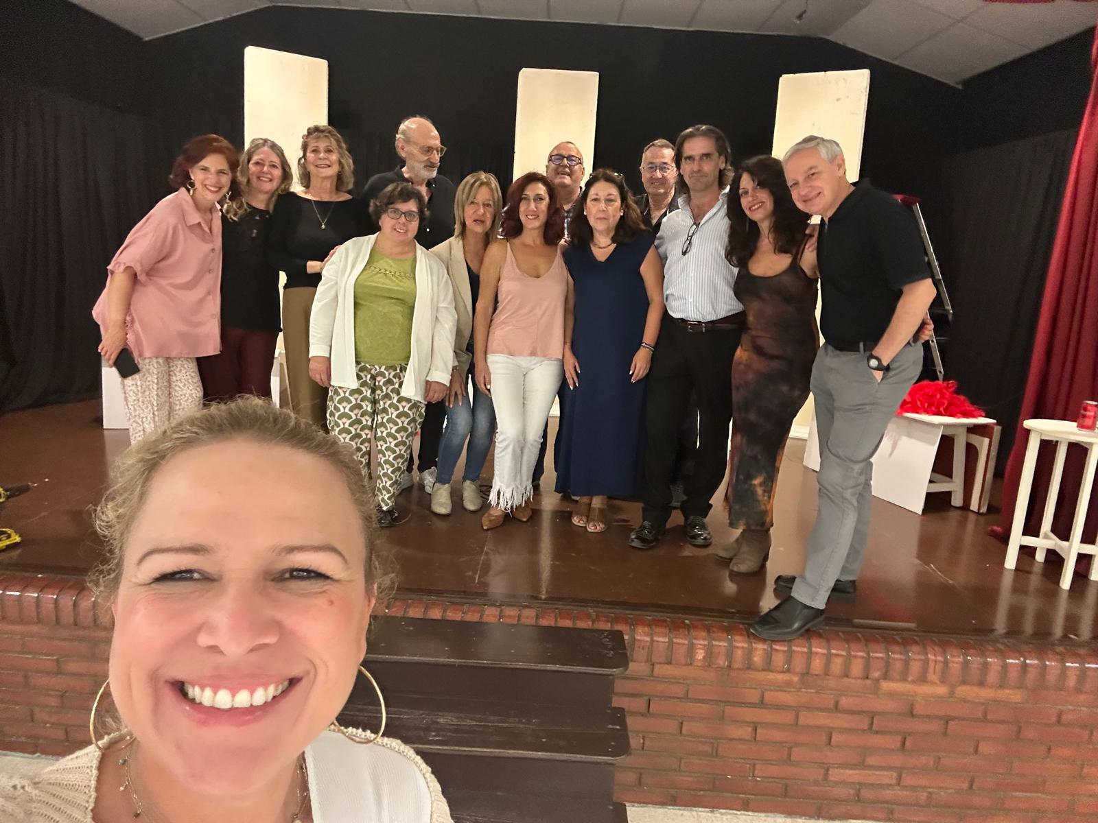 Un momento de la visita municipal a la compañía de la barriada de Torresoto.