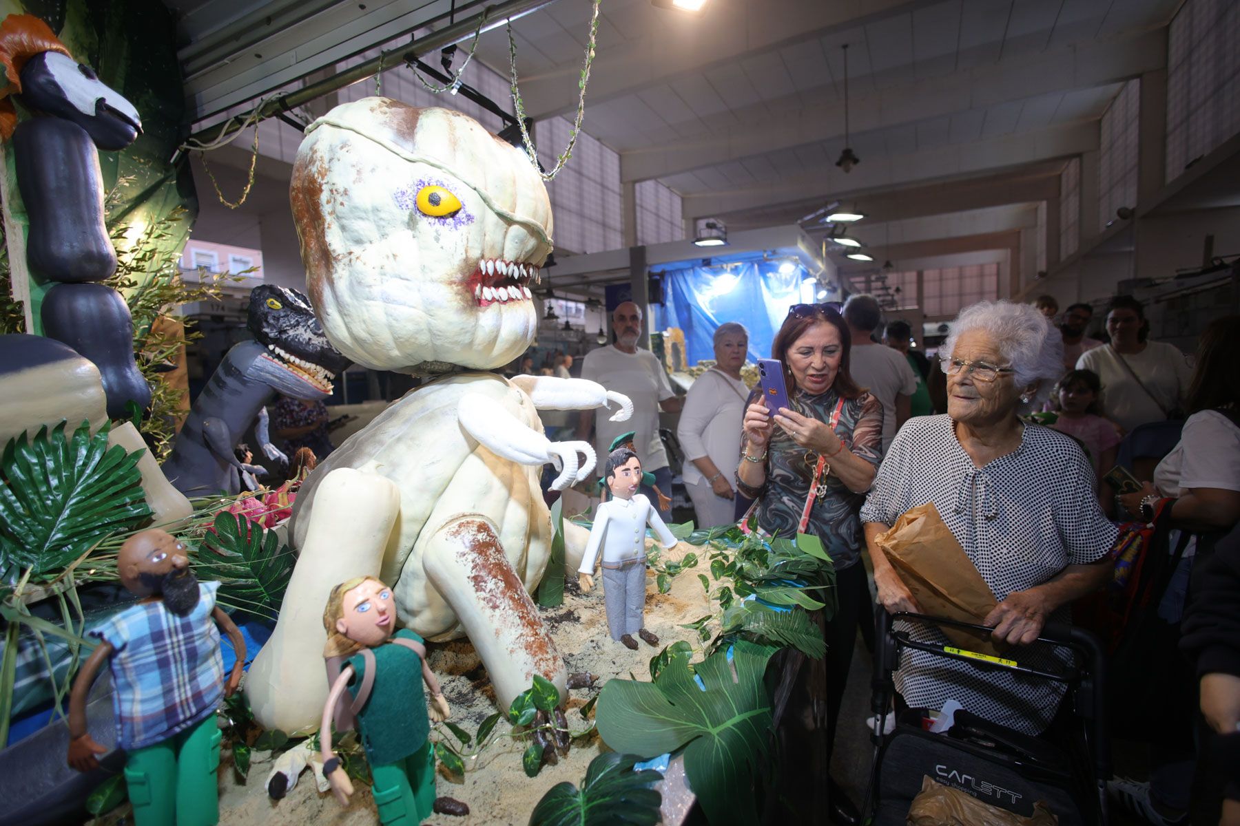 Los Tosantos 2025: Ingenio y tradición en los mercados de Cádiz