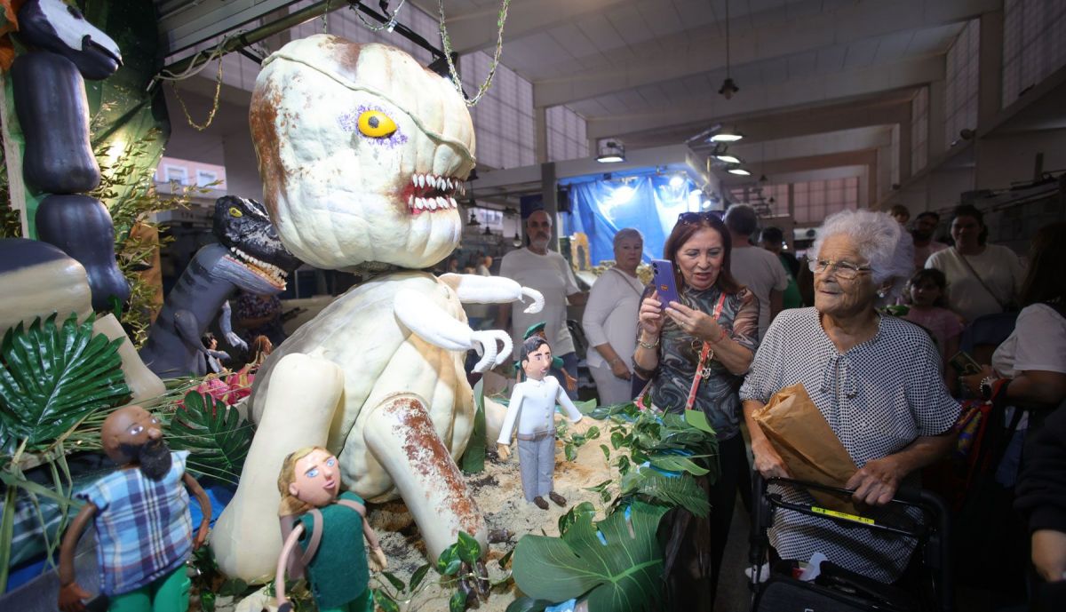 Los Tosantos 2025: Ingenio y tradición en los mercados de Cádiz