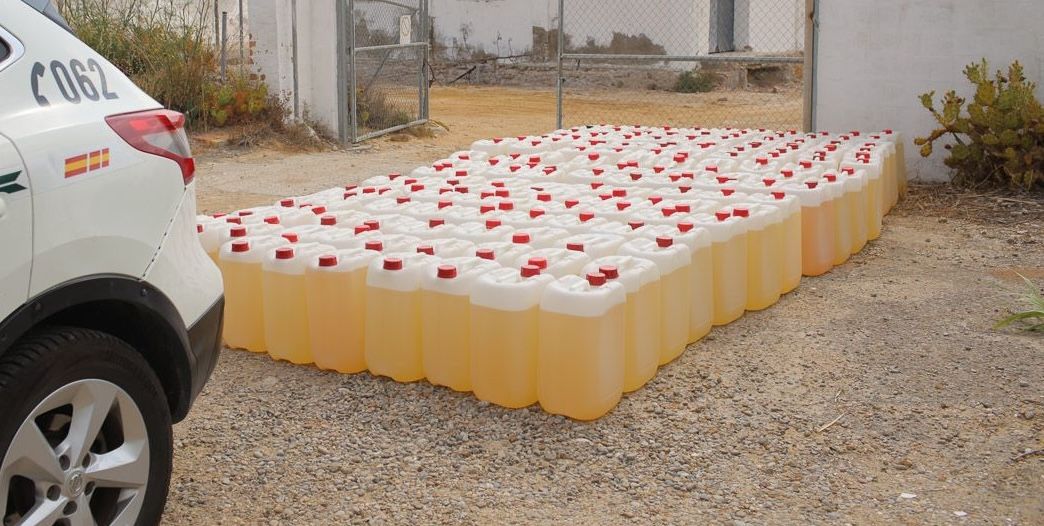 Petacas de gasolina para narcolanchas, en una imagen de archivo.