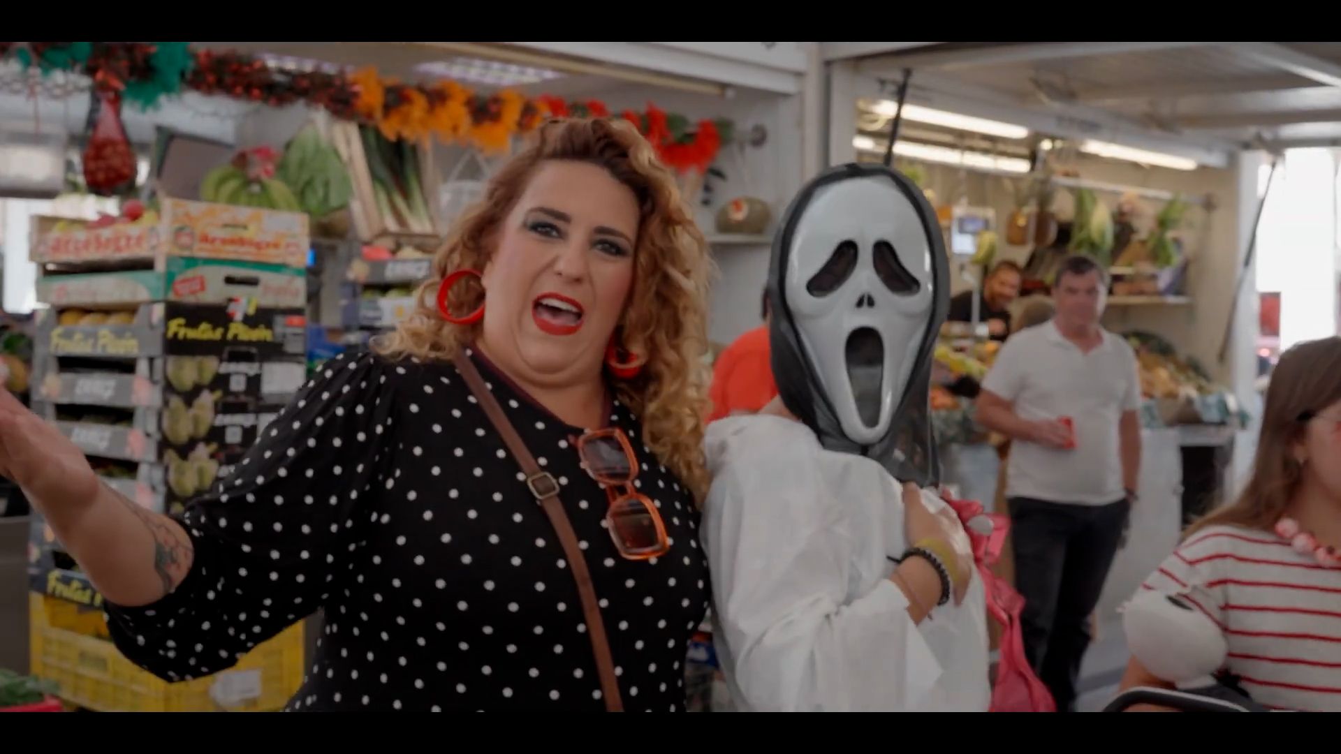 Uno de los pasajes del videoclip de Leo Power en la Plaza de Abastos de Cádiz.