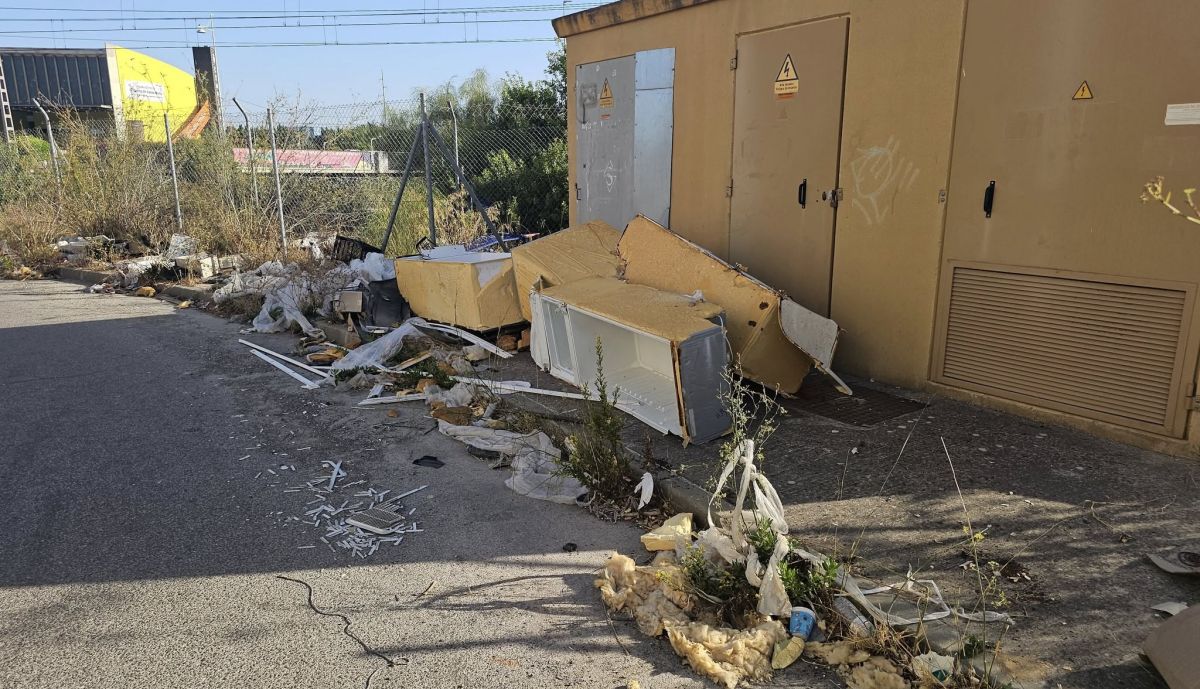 Así se encuentra la calle Cerrajería.