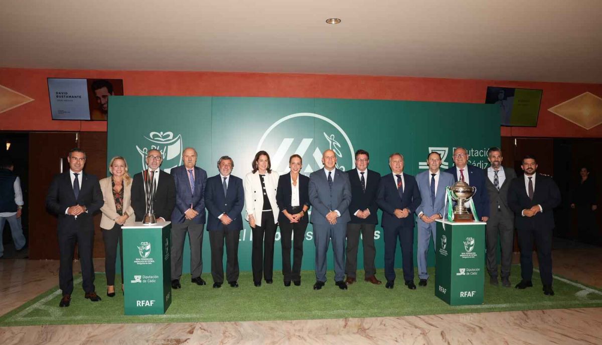 Representantes políticos y federativos que acudieron a la Gala del Fútbol Inclusivo.