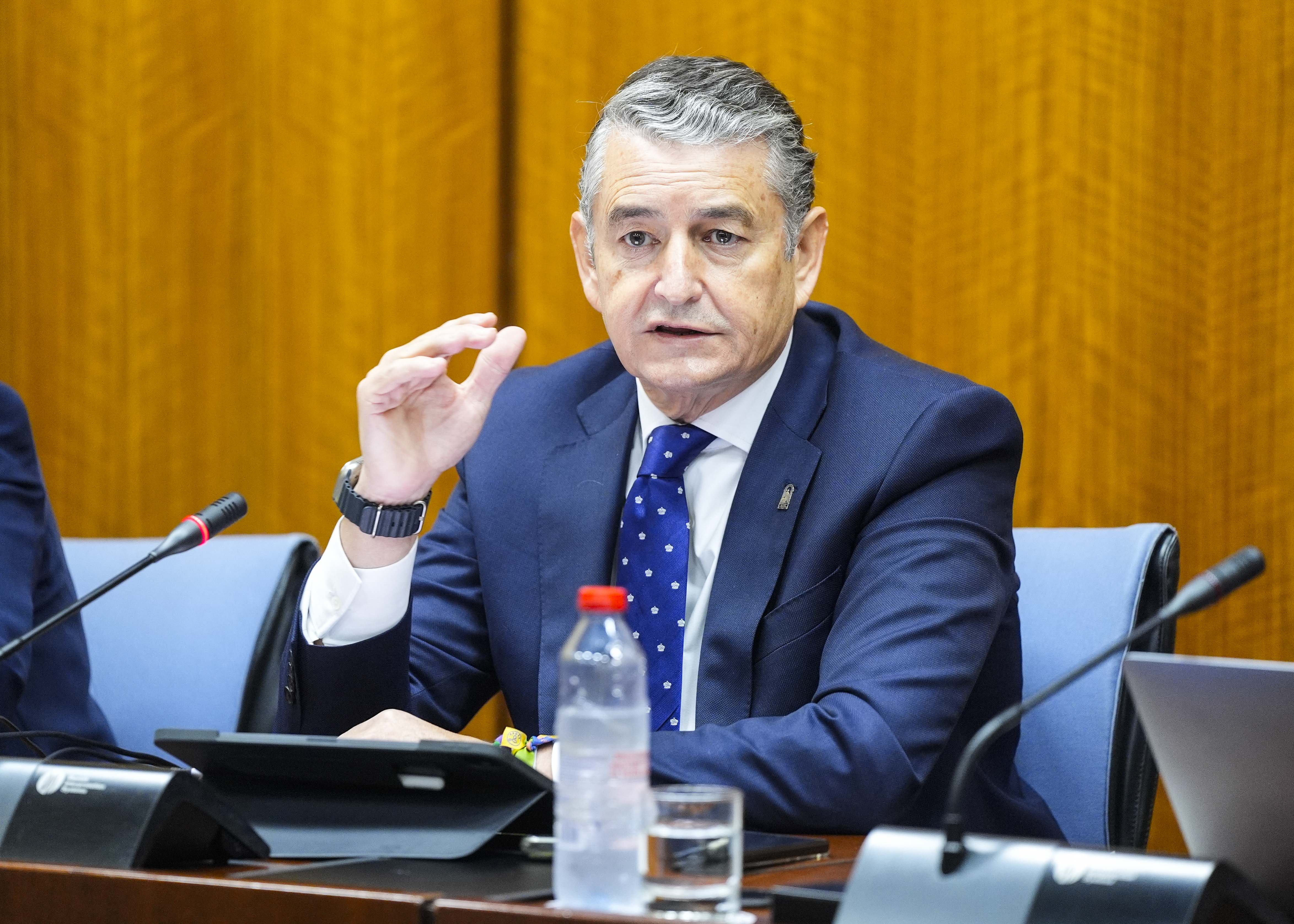 Antonio Sanz en la comisión de Sanidad. Antonio Sanz en la comisión de Sanidad.
