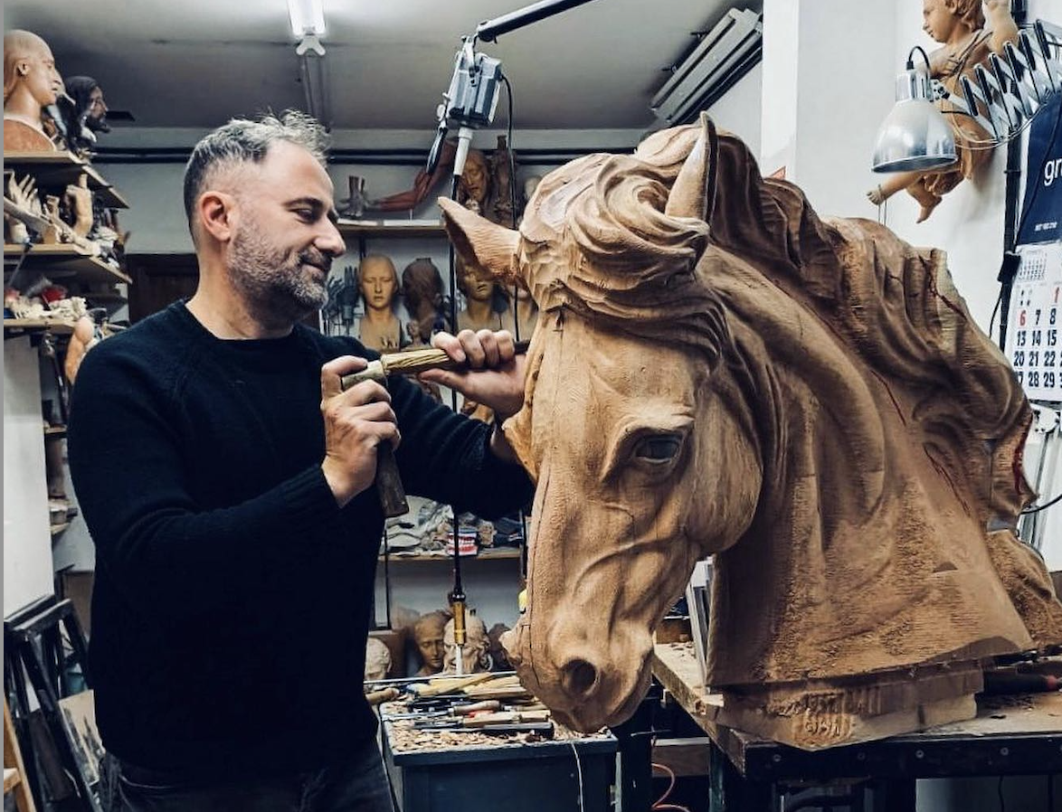 Murciano trabajando la cabeza del caballo. 