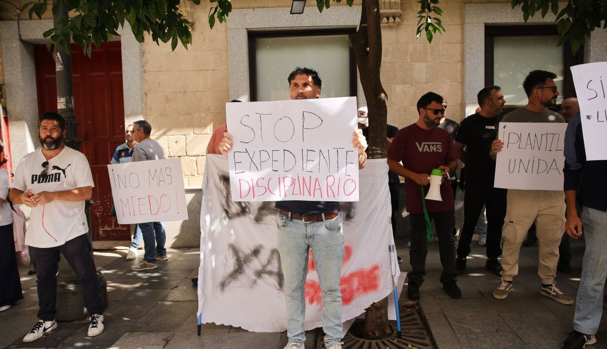 Juan Manuel Valero, sindicalista en Jerez UTE, durante la protesta de este jueves.